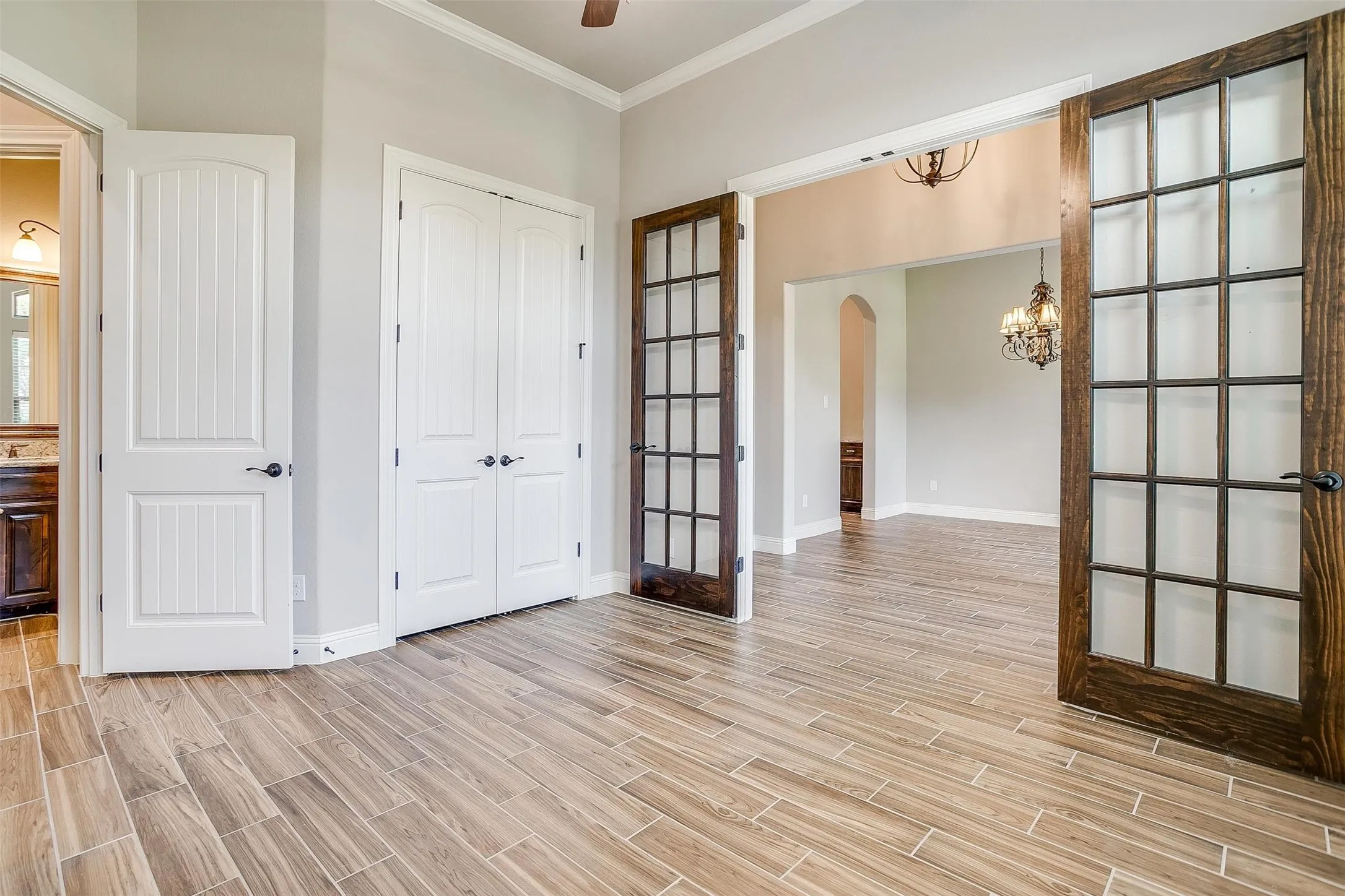 Single Family Residence For Sale in Hood County , 1312 Prestwick Court, Granbury, Texas 76048, 3 Bedroom, 2 Bathroom, 2 Garage spaces, 2,310 Sqft, built in 2018, Preowned, mls#20969992, Real Estate Agent in Granbury, Homes For Sale in Hood county, Homes For Sale in Granbury, Realtor in Granbury Texas, Real Estate Brokerage Independent Realty Texas, Luminita Cordes Realtor