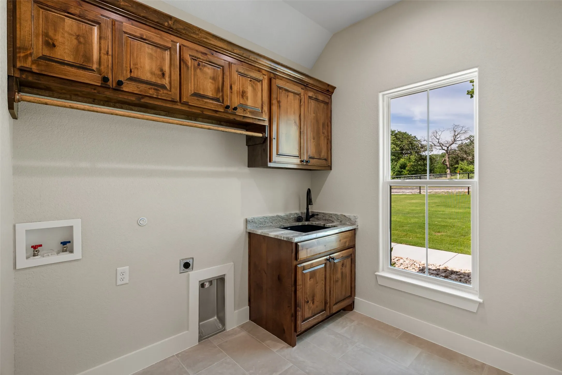 Single Family Residence For Sale in Hood County , 6513 Hill City Highway, Tolar, Texas 76476, 3 Bedrooms, 3 Bathrooms, 2 Garage spaces, 2,045 Sqft, built in 2025, New Construction - Complete, Price $699,900, mls#20971968, Real Estate Agent in Tolar, Homes For Sale in Hood county, Homes For Sale in Tolar, Realtor in Tolar Texas, Real Estate Brokerage Independent Realty Texas, Luminita Cordes Realtor