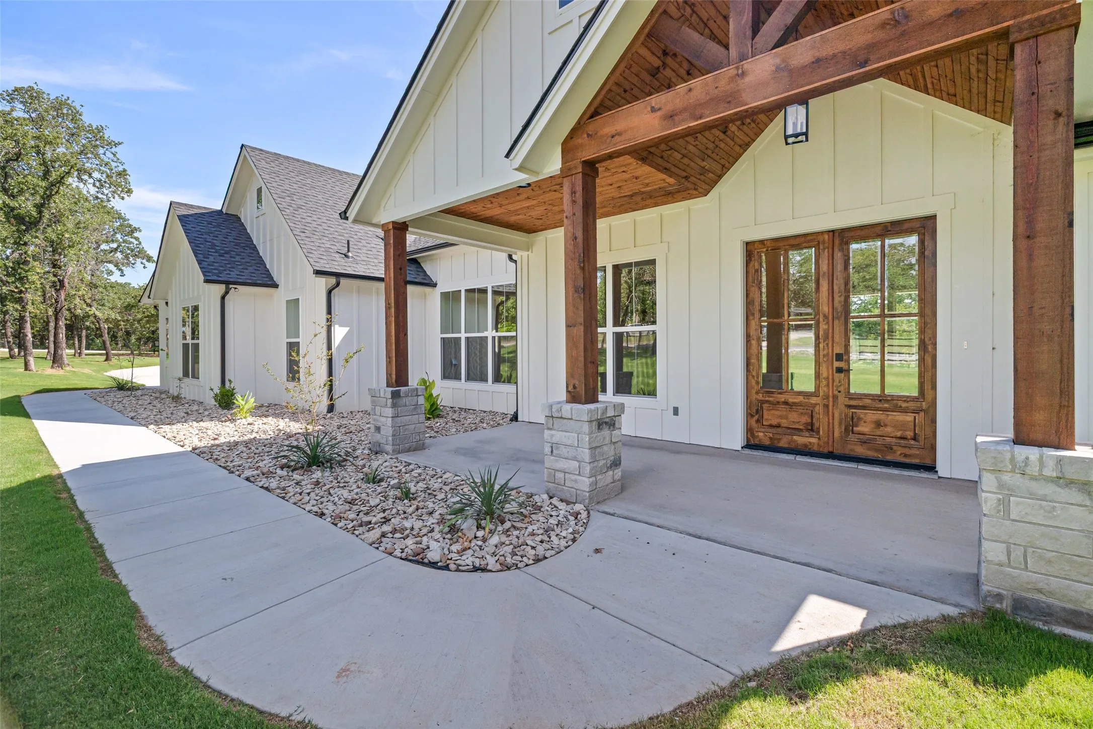Single Family Residence For Sale in Hood County , 6513 Hill City Highway, Tolar, Texas 76476, 3 Bedrooms, 3 Bathrooms, 2 Garage spaces, 2,045 Sqft, built in 2025, New Construction - Complete, Price $699,900, mls#20971968, Real Estate Agent in Tolar, Homes For Sale in Hood county, Homes For Sale in Tolar, Realtor in Tolar Texas, Real Estate Brokerage Independent Realty Texas, Luminita Cordes Realtor