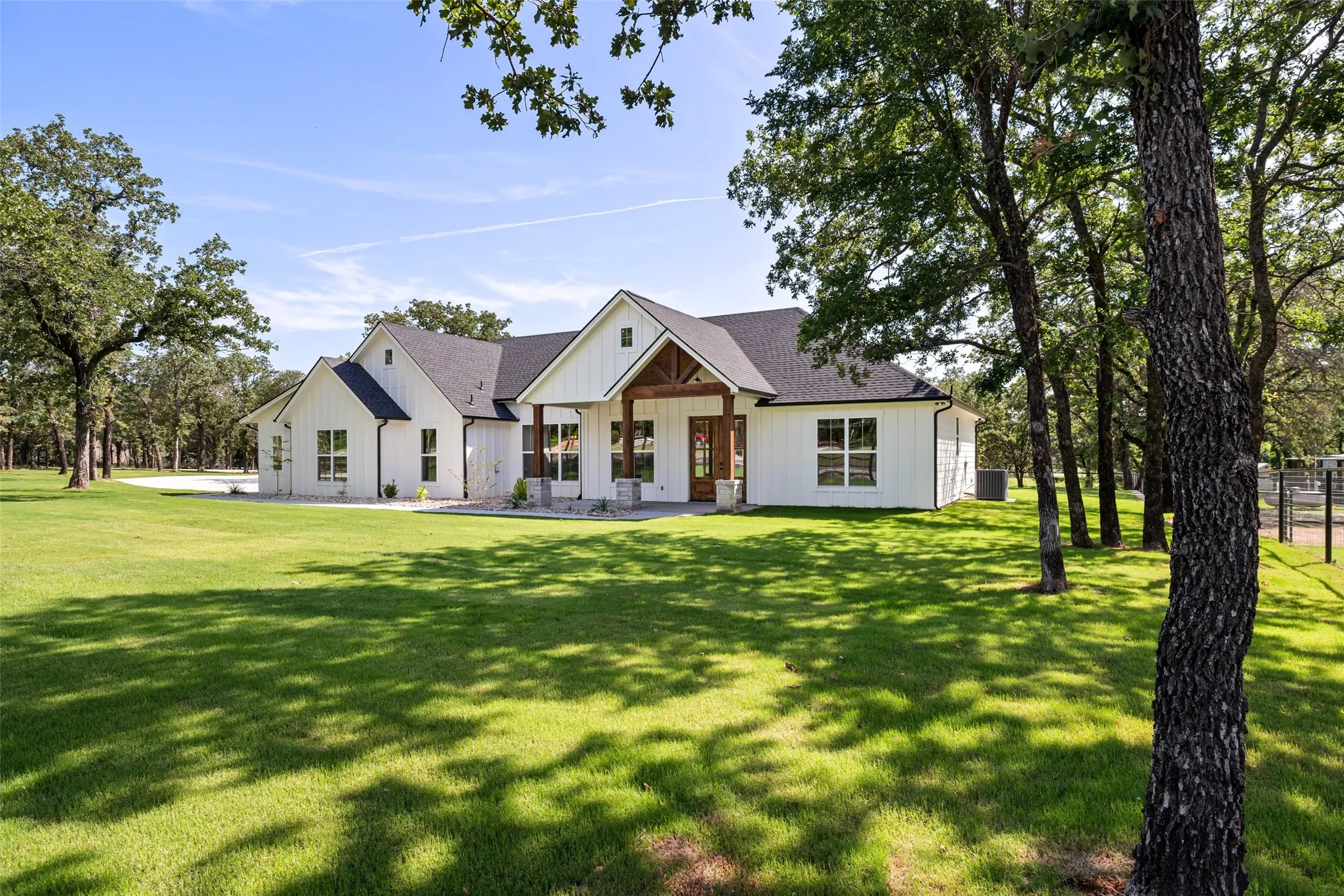 Single Family Residence For Sale in Hood County , 6513 Hill City Highway, Tolar, Texas 76476, 3 Bedrooms, 3 Bathrooms, 2 Garage spaces, 2,045 Sqft, built in 2025, New Construction - Complete, Price $699,900, mls#20971968, Real Estate Agent in Tolar, Homes For Sale in Hood county, Homes For Sale in Tolar, Realtor in Tolar Texas, Real Estate Brokerage Independent Realty Texas, Luminita Cordes Realtor