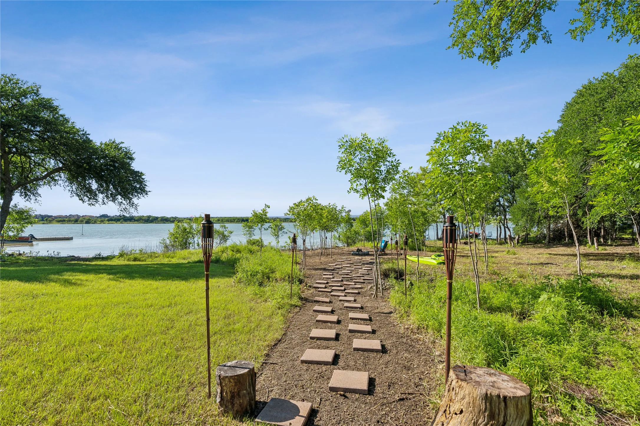Single Family Residence For Sale in Denton County , 7637 W Shore Drive, The Colony, Texas 75056, 5 Bedroom, 5 Bathroom, 2 Garage spaces, 3,282 Sqft, built in 2021, mls#20972215, Real Estate Agent in The Colony, Homes For Sale in Denton county, Homes For Sale in The Colony, Realtor in The Colony Texas, Real Estate Brokerage Independent Realty Texas, Luminita Cordes Realtor