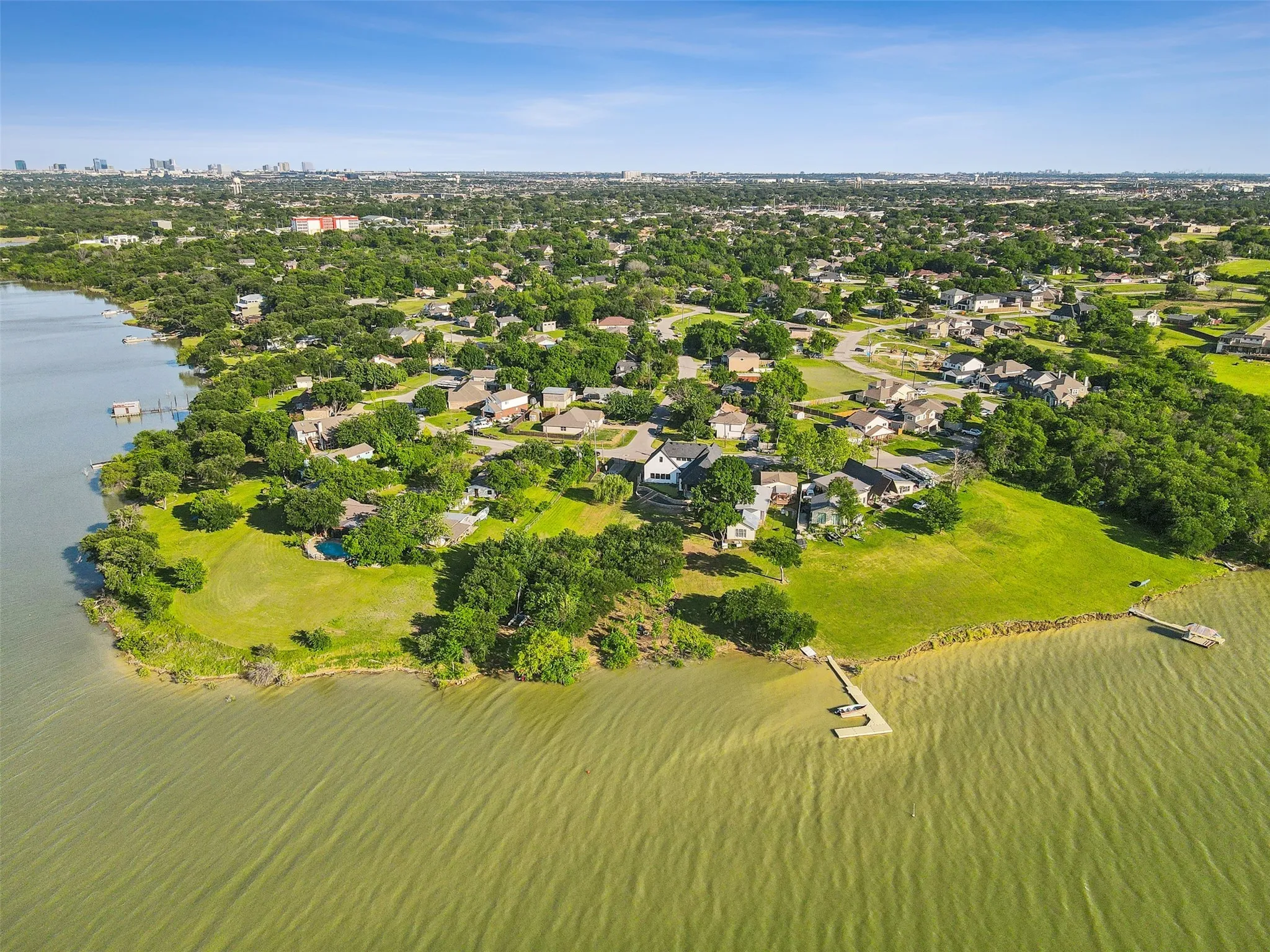 Single Family Residence For Sale in Denton County , 7637 W Shore Drive, The Colony, Texas 75056, 5 Bedroom, 5 Bathroom, 2 Garage spaces, 3,282 Sqft, built in 2021, mls#20972215, Real Estate Agent in The Colony, Homes For Sale in Denton county, Homes For Sale in The Colony, Realtor in The Colony Texas, Real Estate Brokerage Independent Realty Texas, Luminita Cordes Realtor