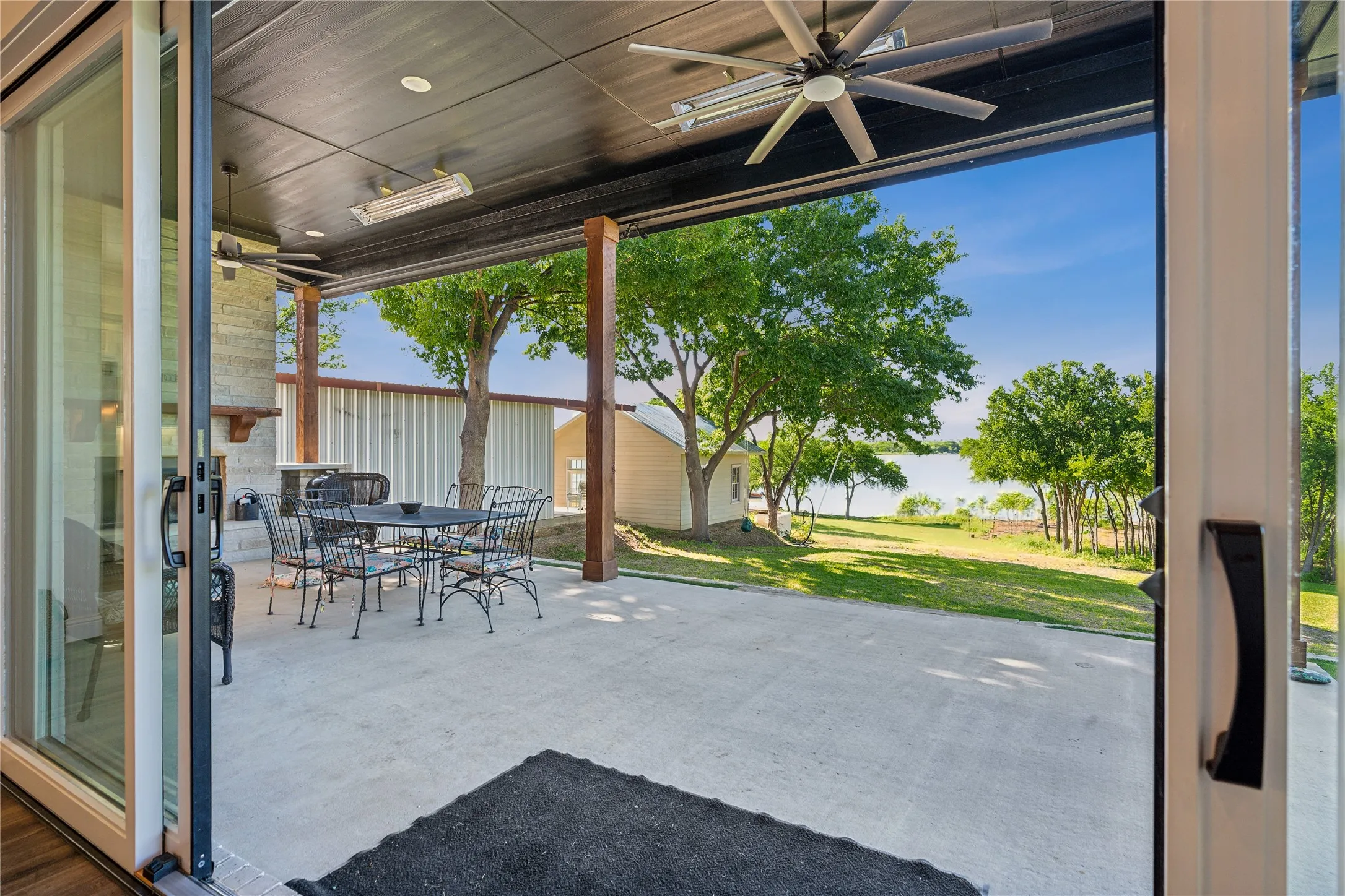 Single Family Residence For Sale in Denton County , 7637 W Shore Drive, The Colony, Texas 75056, 5 Bedroom, 5 Bathroom, 2 Garage spaces, 3,282 Sqft, built in 2021, mls#20972215, Real Estate Agent in The Colony, Homes For Sale in Denton county, Homes For Sale in The Colony, Realtor in The Colony Texas, Real Estate Brokerage Independent Realty Texas, Luminita Cordes Realtor