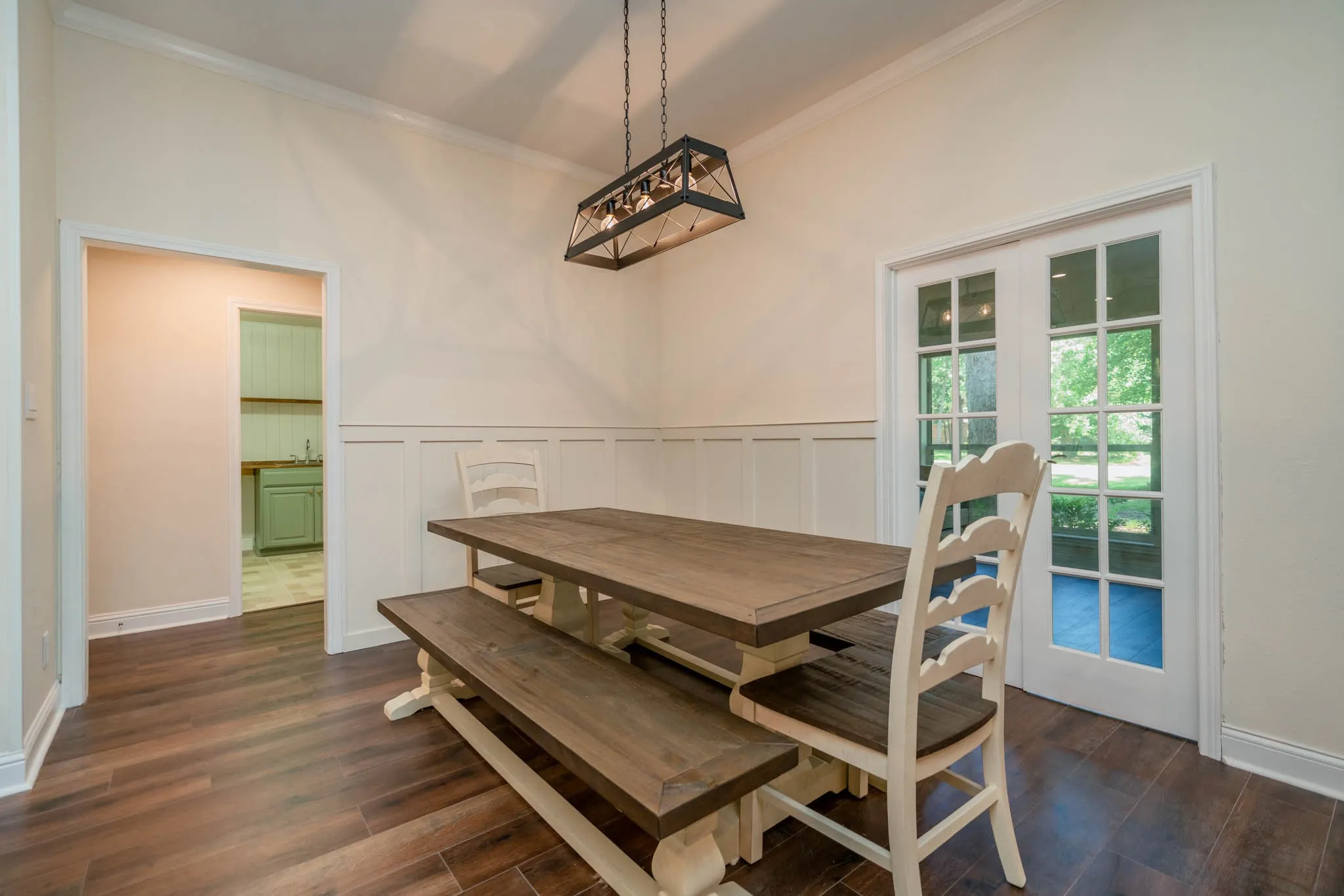Single Family Residence For Sale in Wood County , 234 Spring Lake Knoll Trail, Holly Lake Ranch, Texas 75765, 3 Bedroom, 2 Bathroom, 2 Garage spaces, 1,971 Sqft, built in 1998, mls#20973193, Real Estate Agent in Holly Lake Ranch, Homes For Sale in Wood county, Homes For Sale in Holly Lake Ranch, Realtor in Holly Lake Ranch Texas, Real Estate Brokerage Independent Realty Texas, Luminita Cordes Realtor