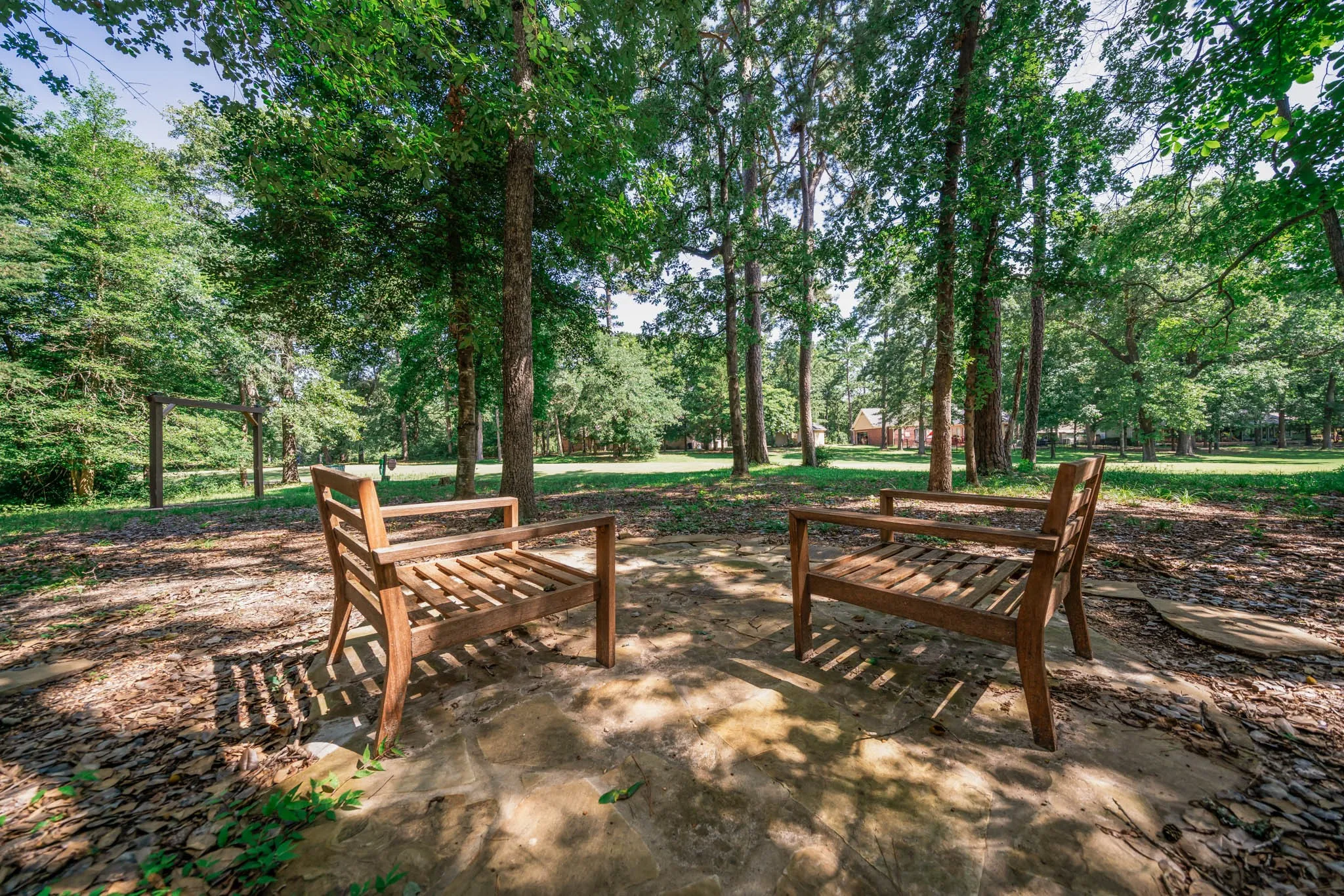 Single Family Residence For Sale in Wood County , 234 Spring Lake Knoll Trail, Holly Lake Ranch, Texas 75765, 3 Bedroom, 2 Bathroom, 2 Garage spaces, 1,971 Sqft, built in 1998, mls#20973193, Real Estate Agent in Holly Lake Ranch, Homes For Sale in Wood county, Homes For Sale in Holly Lake Ranch, Realtor in Holly Lake Ranch Texas, Real Estate Brokerage Independent Realty Texas, Luminita Cordes Realtor