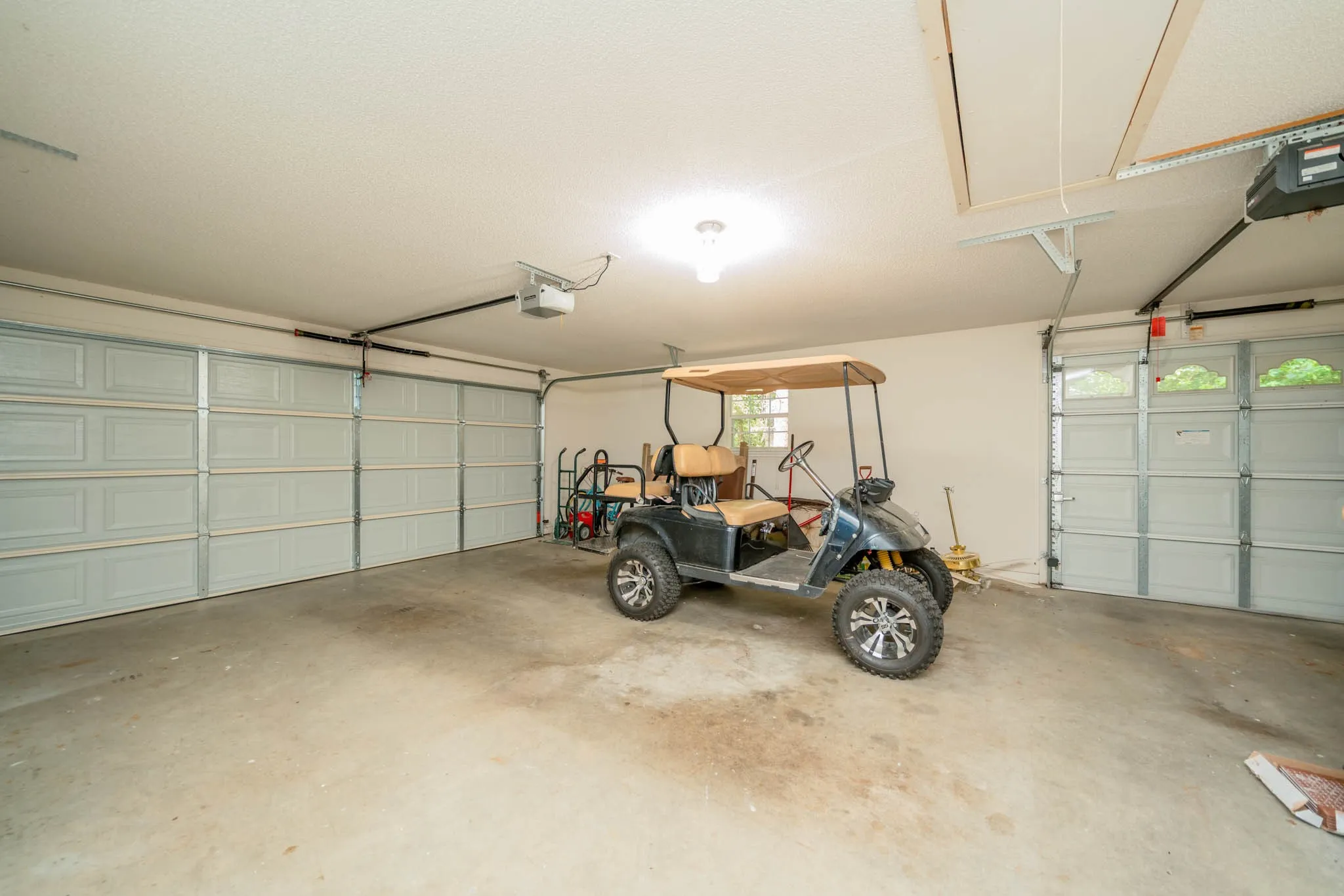 Single Family Residence For Sale in Wood County , 234 Spring Lake Knoll Trail, Holly Lake Ranch, Texas 75765, 3 Bedroom, 2 Bathroom, 2 Garage spaces, 1,971 Sqft, built in 1998, mls#20973193, Real Estate Agent in Holly Lake Ranch, Homes For Sale in Wood county, Homes For Sale in Holly Lake Ranch, Realtor in Holly Lake Ranch Texas, Real Estate Brokerage Independent Realty Texas, Luminita Cordes Realtor