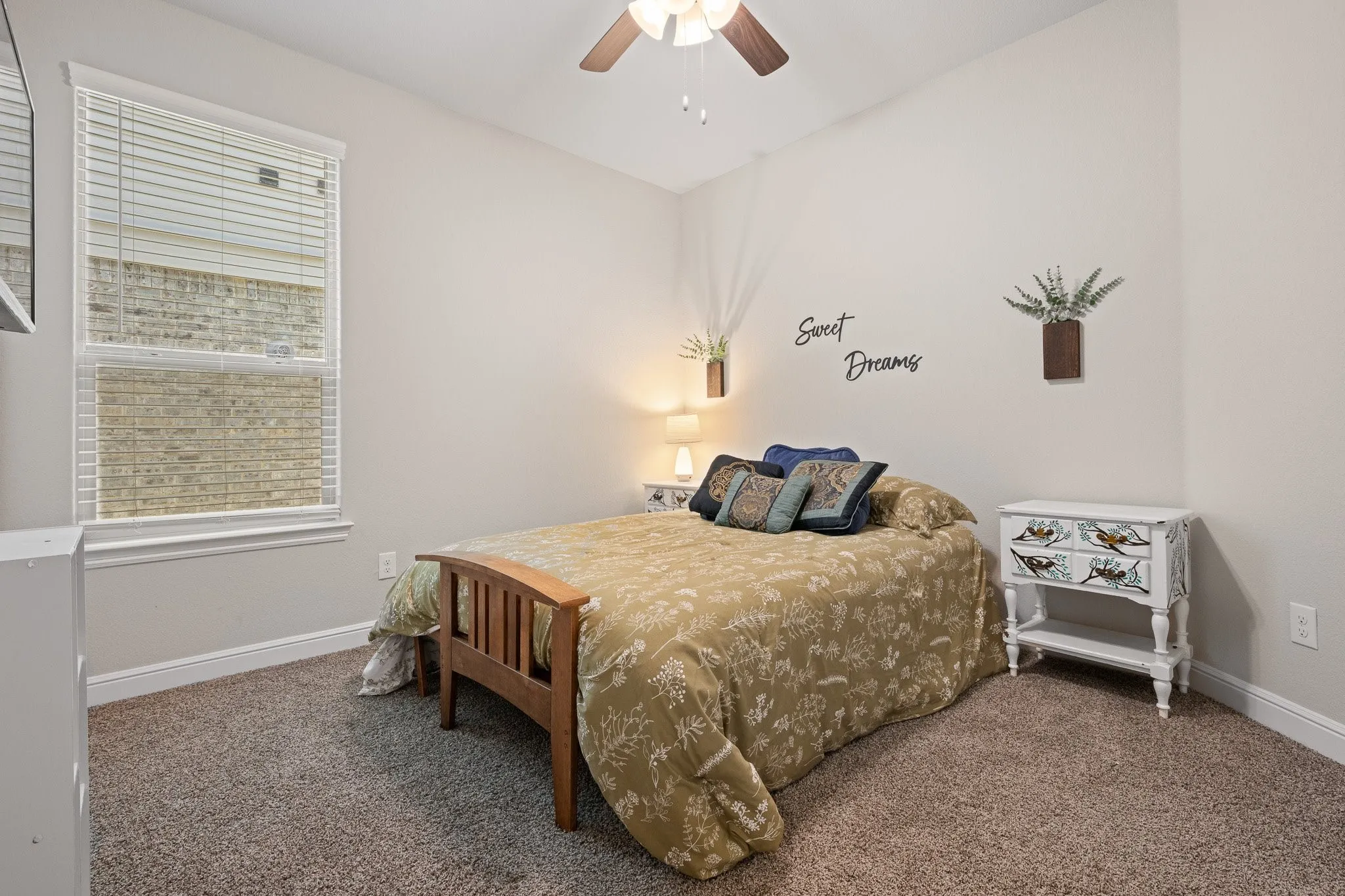 Single Family Residence For Sale in Denton County , 5709 Round Hill Road, Denton, Texas 76210, 4 Bedroom, 2 Bathroom, 2 Garage spaces, 1,845 Sqft, built in 2023, Preowned, mls#20971310, Real Estate Agent in Denton, Homes For Sale in Denton county, Homes For Sale in Denton, Realtor in Denton Texas, Real Estate Brokerage Independent Realty Texas, Luminita Cordes Realtor