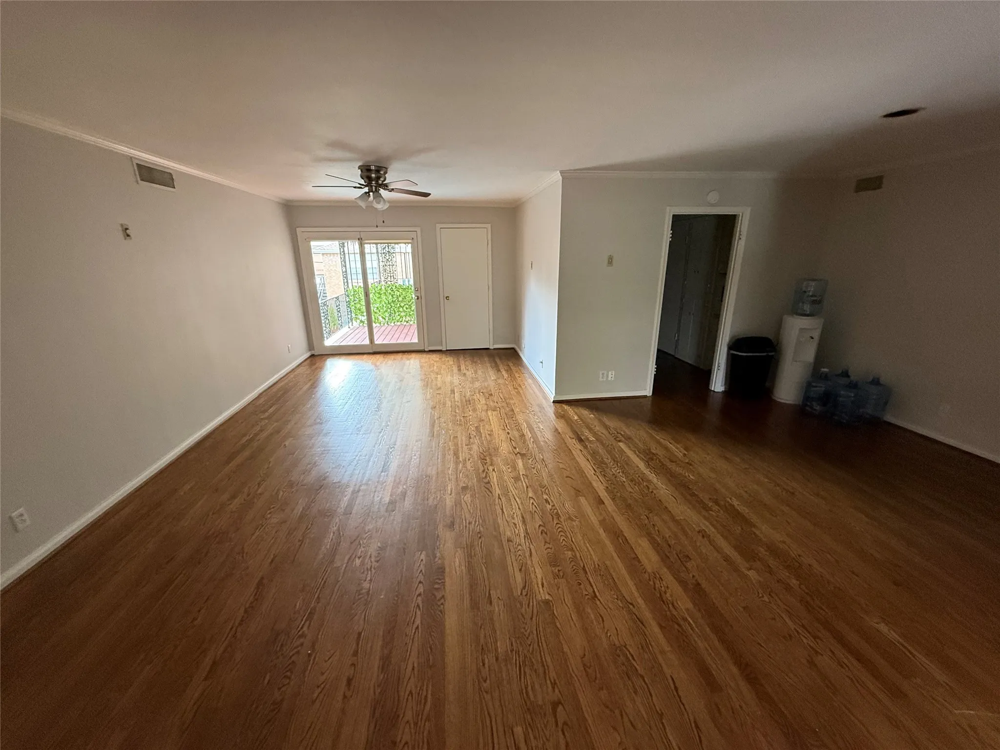 Condominium For Rent in Dallas County , 8604 Baltimore Drive 5, Dallas, Texas 75225, 2 Bedroom, 2 Bathroom, Garage spaces, 1,427 Sqft, built in 1958, mls#20973522, Real Estate Agent in Dallas, Homes For Rent in Dallas county, Homes For Rent in Dallas, Realtor in Dallas Texas, Real Estate Brokerage Independent Realty Texas, Luminita Cordes Realtor