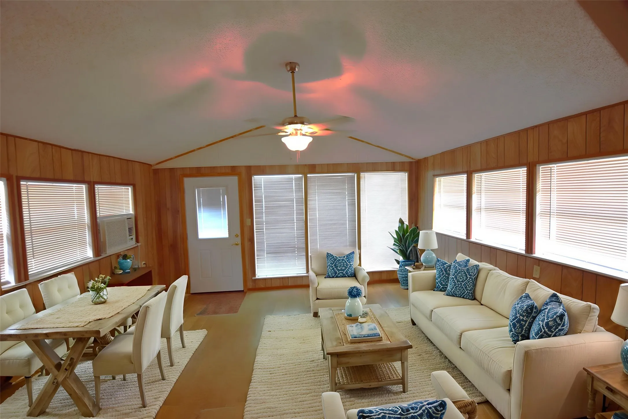 Single Family Residence For Sale in Parker County , 914 W Lake Drive, Weatherford, Texas 76087, 1 Bedroom, 1 Bathroom, Garage spaces, 1,082 Sqft, built in 0, Preowned, mls#20973109, Real Estate Agent in Weatherford, Homes For Sale in Parker county, Homes For Sale in Weatherford, Realtor in Weatherford Texas, Real Estate Brokerage Independent Realty Texas, Luminita Cordes Realtor