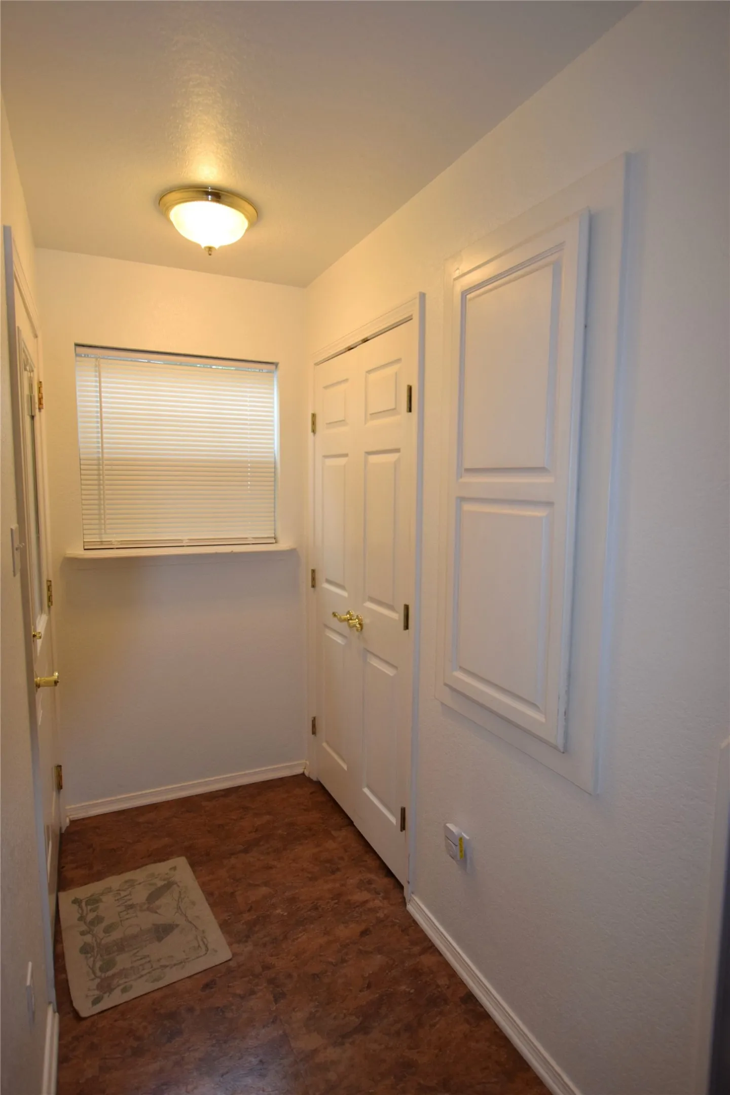 Single Family Residence For Sale in Parker County , 914 W Lake Drive, Weatherford, Texas 76087, 1 Bedroom, 1 Bathroom, Garage spaces, 1,082 Sqft, built in 0, Preowned, mls#20973109, Real Estate Agent in Weatherford, Homes For Sale in Parker county, Homes For Sale in Weatherford, Realtor in Weatherford Texas, Real Estate Brokerage Independent Realty Texas, Luminita Cordes Realtor