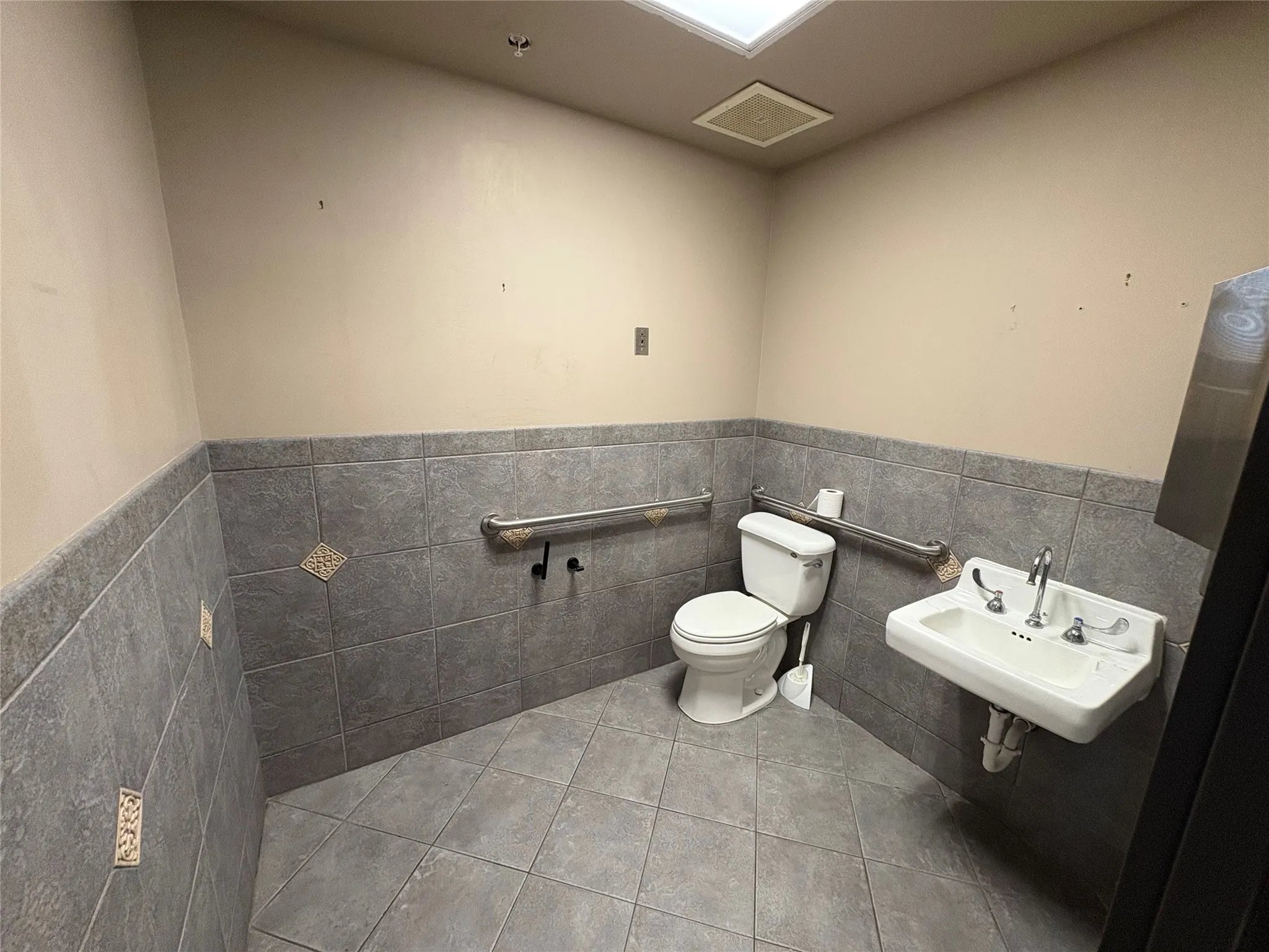 Office For Rent in Grayson County , 3305 N Calais Drive, Sherman, Texas 75090, 0, 0, Garage spaces, 0 Sqft, built in 1991, Preowned, mls#20973638, Real Estate Agent in Sherman, Homes For Rent in Grayson county, Homes For Rent in Sherman, Realtor in Sherman Texas, Real Estate Brokerage Independent Realty Texas, Luminita Cordes Realtor