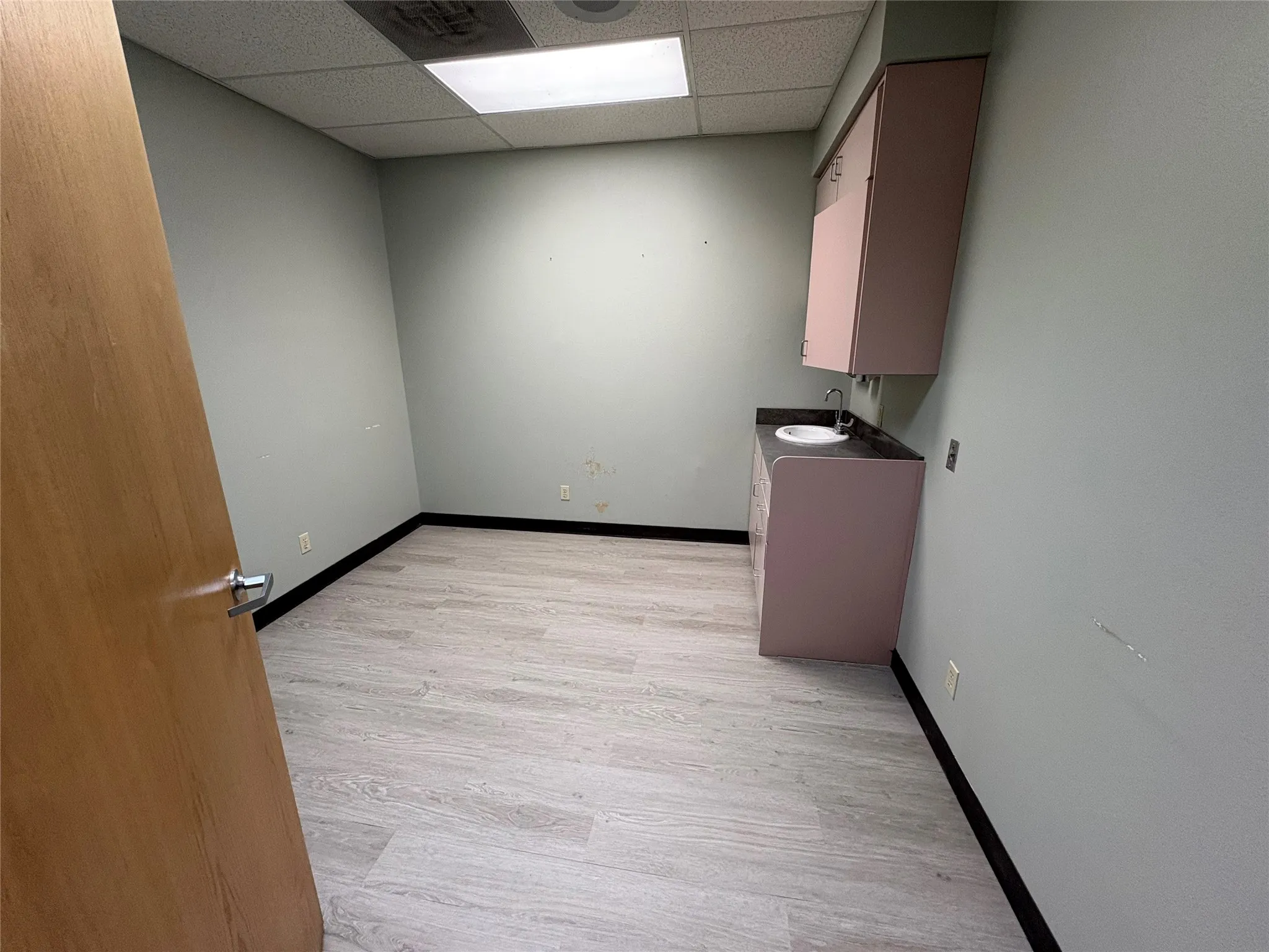 Office For Rent in Grayson County , 3305 N Calais Drive, Sherman, Texas 75090, 0, 0, Garage spaces, 0 Sqft, built in 1991, Preowned, mls#20973638, Real Estate Agent in Sherman, Homes For Rent in Grayson county, Homes For Rent in Sherman, Realtor in Sherman Texas, Real Estate Brokerage Independent Realty Texas, Luminita Cordes Realtor