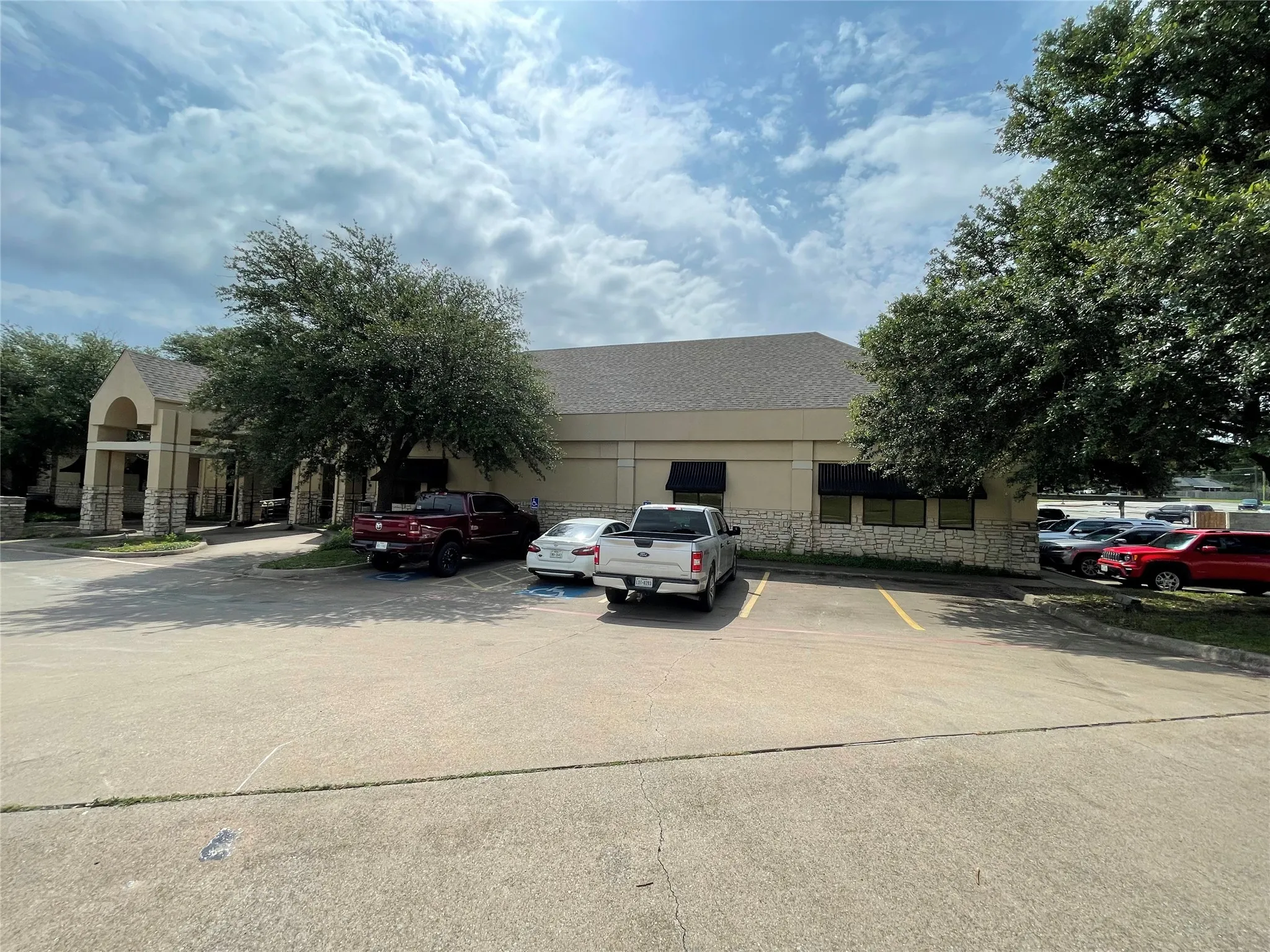 Office For Rent in Grayson County , 3305 N Calais Drive, Sherman, Texas 75090, 0, 0, Garage spaces, 0 Sqft, built in 1991, Preowned, mls#20973638, Real Estate Agent in Sherman, Homes For Rent in Grayson county, Homes For Rent in Sherman, Realtor in Sherman Texas, Real Estate Brokerage Independent Realty Texas, Luminita Cordes Realtor