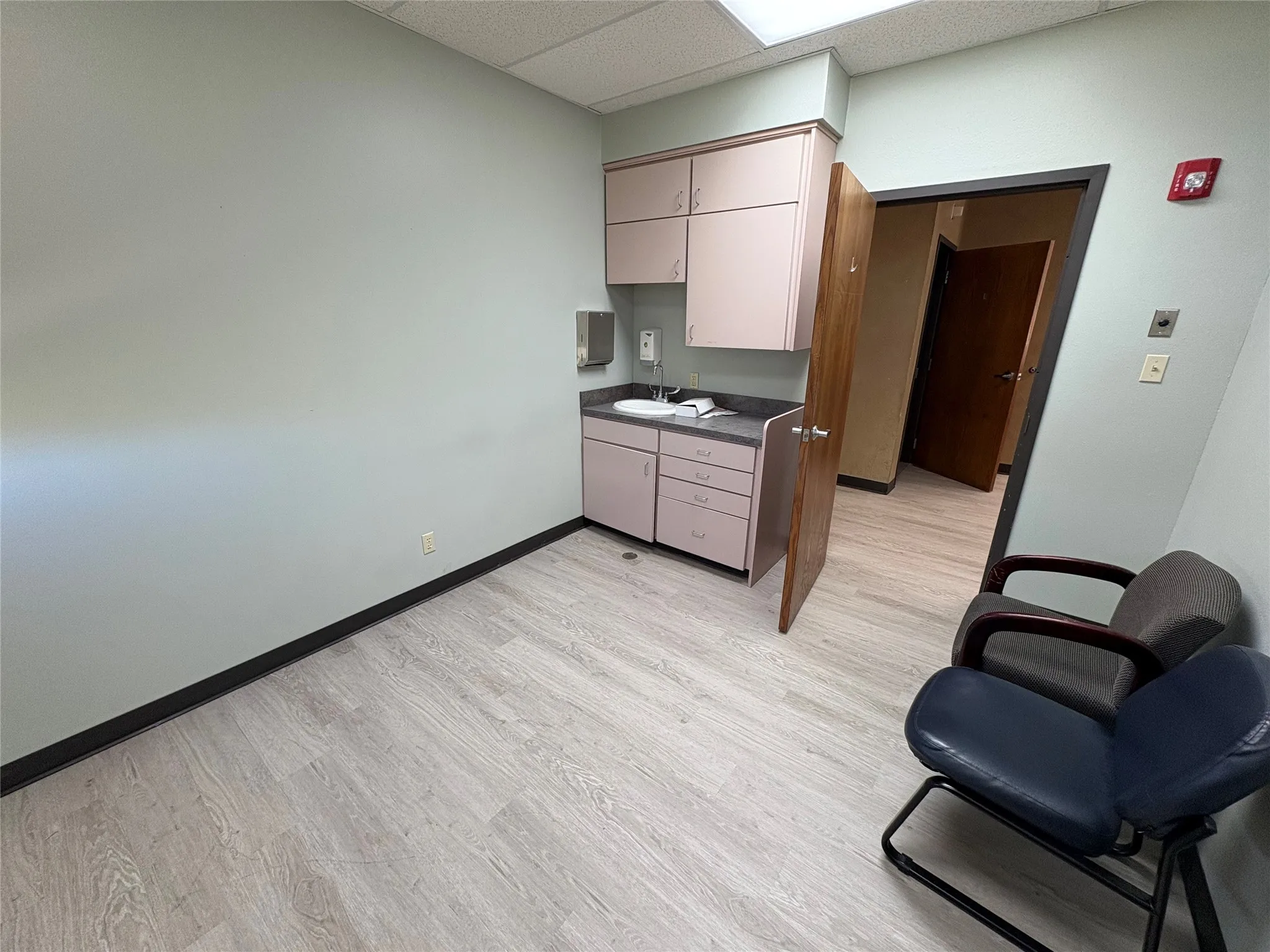 Office For Rent in Grayson County , 3305 N Calais Drive, Sherman, Texas 75090, 0, 0, Garage spaces, 0 Sqft, built in 1991, Preowned, mls#20973638, Real Estate Agent in Sherman, Homes For Rent in Grayson county, Homes For Rent in Sherman, Realtor in Sherman Texas, Real Estate Brokerage Independent Realty Texas, Luminita Cordes Realtor