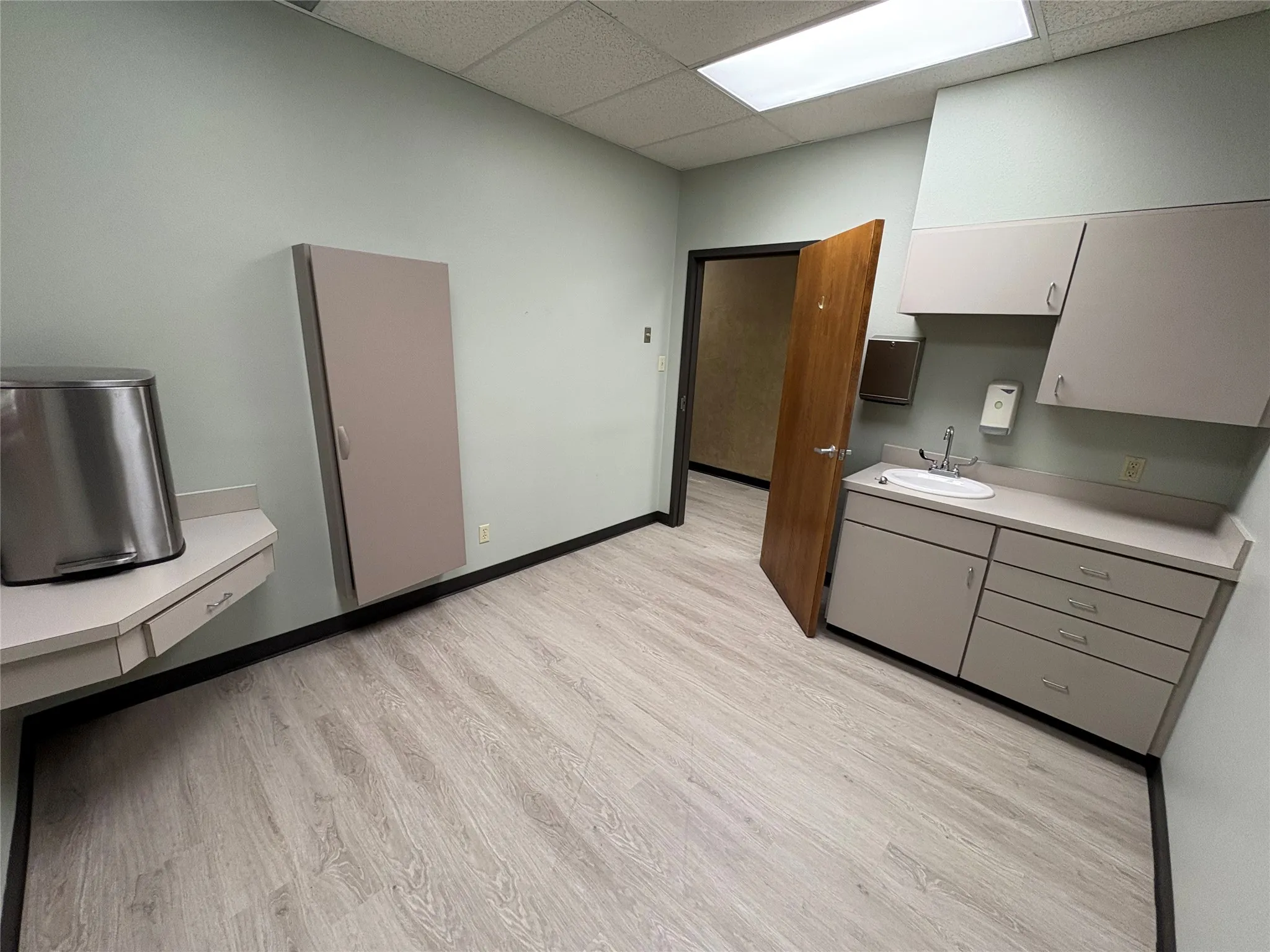 Office For Rent in Grayson County , 3305 N Calais Drive, Sherman, Texas 75090, 0, 0, Garage spaces, 0 Sqft, built in 1991, Preowned, mls#20973638, Real Estate Agent in Sherman, Homes For Rent in Grayson county, Homes For Rent in Sherman, Realtor in Sherman Texas, Real Estate Brokerage Independent Realty Texas, Luminita Cordes Realtor