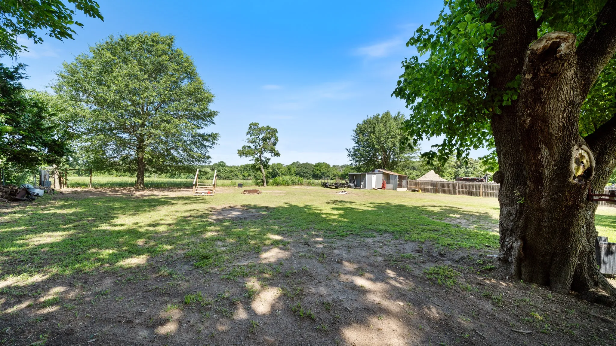 Single Family Residence For Sale in Van Zandt County , 29080 State Highway 19 N, Athens, Texas 75752, 3 Bedrooms, 1 Bathroom, Garage spaces, 1,216 Sqft, built in 1963, Preowned, Price $227,400, mls#20973718, Real Estate Agent in Athens, Homes For Sale in Van Zandt county, Homes For Sale in Athens, Realtor in Athens Texas, Real Estate Brokerage Independent Realty Texas, Luminita Cordes Realtor