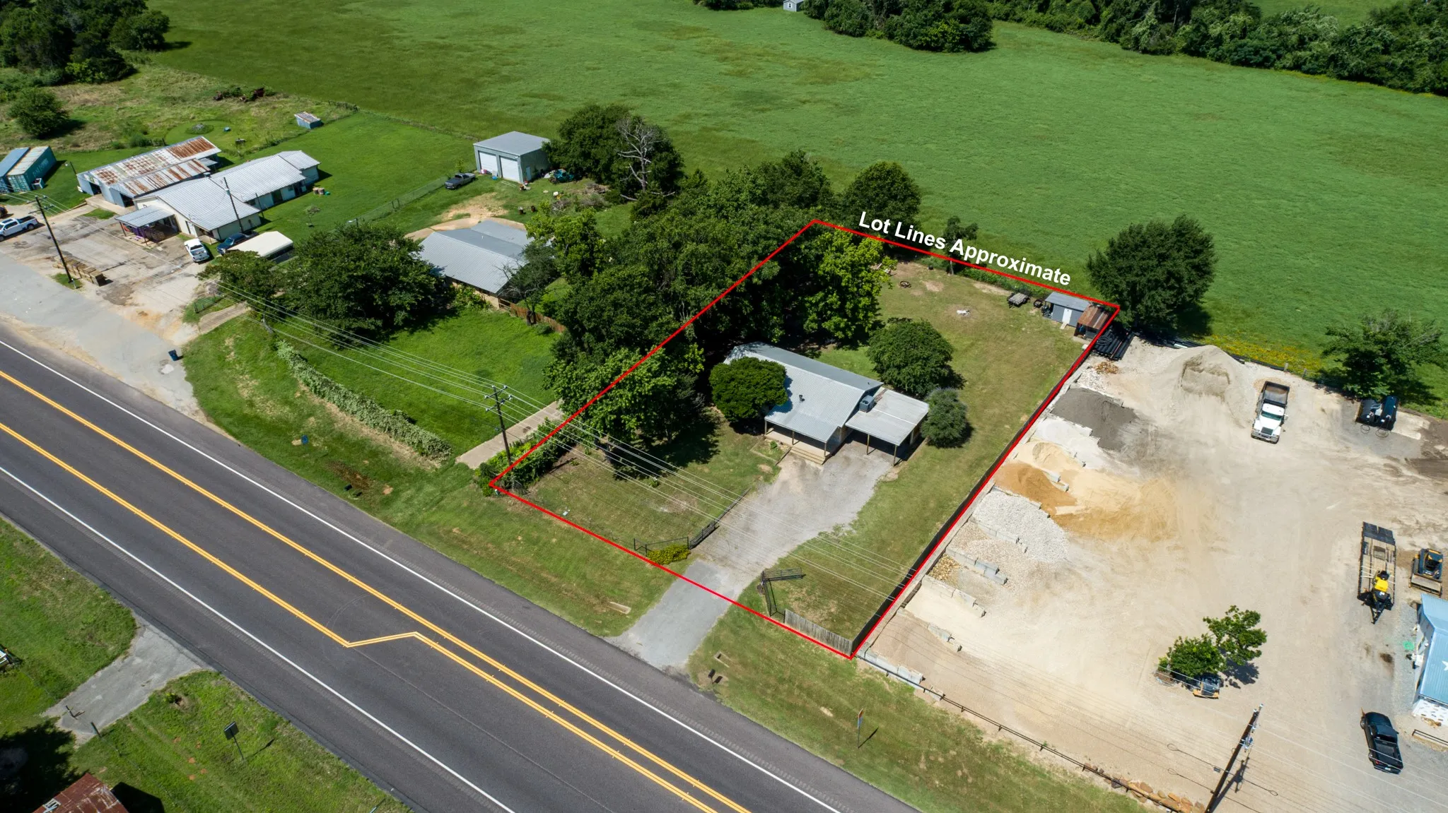Single Family Residence For Sale in Van Zandt County , 29080 State Highway 19 N, Athens, Texas 75752, 3 Bedrooms, 1 Bathroom, Garage spaces, 1,216 Sqft, built in 1963, Preowned, Price $227,400, mls#20973718, Real Estate Agent in Athens, Homes For Sale in Van Zandt county, Homes For Sale in Athens, Realtor in Athens Texas, Real Estate Brokerage Independent Realty Texas, Luminita Cordes Realtor
