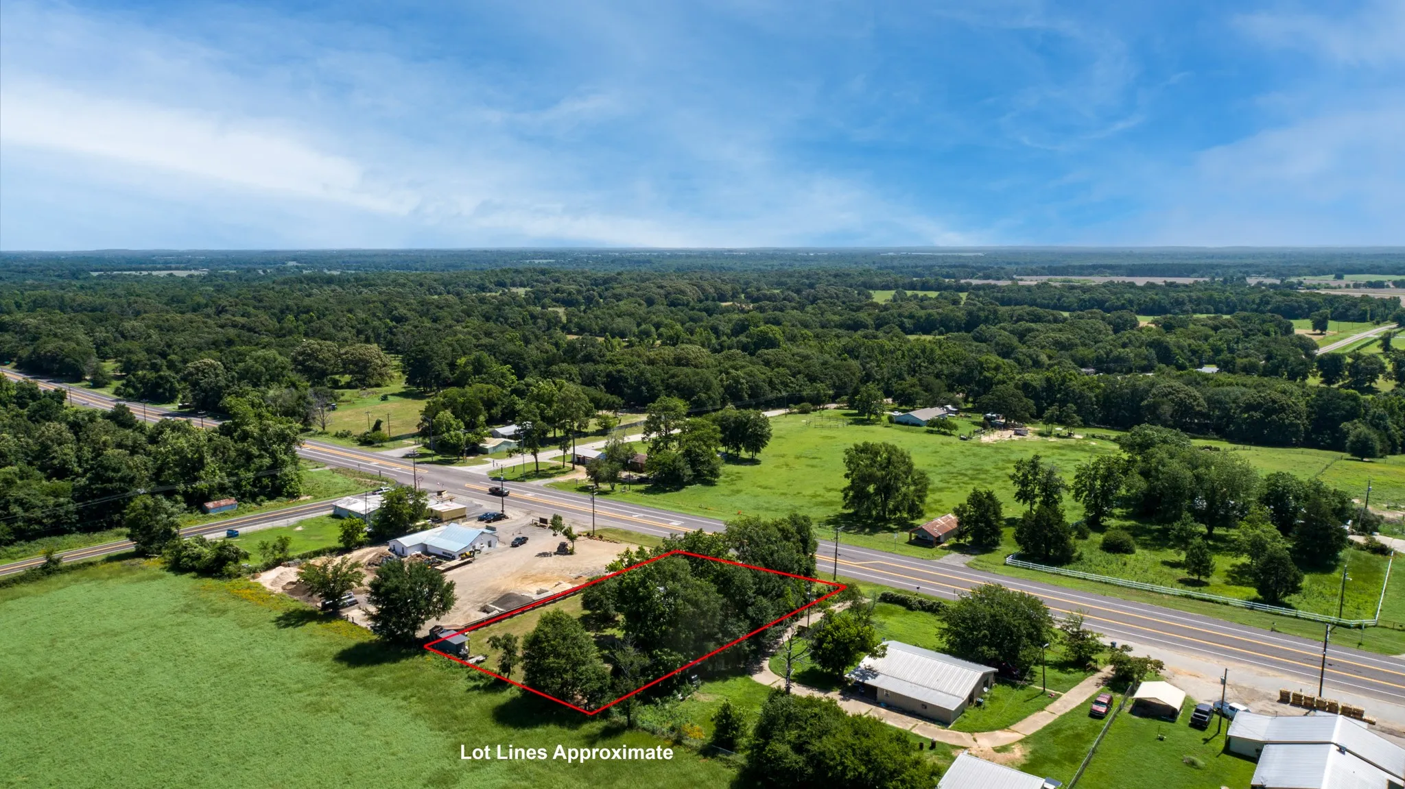 Single Family Residence For Sale in Van Zandt County , 29080 State Highway 19 N, Athens, Texas 75752, 3 Bedrooms, 1 Bathroom, Garage spaces, 1,216 Sqft, built in 1963, Preowned, Price $227,400, mls#20973718, Real Estate Agent in Athens, Homes For Sale in Van Zandt county, Homes For Sale in Athens, Realtor in Athens Texas, Real Estate Brokerage Independent Realty Texas, Luminita Cordes Realtor
