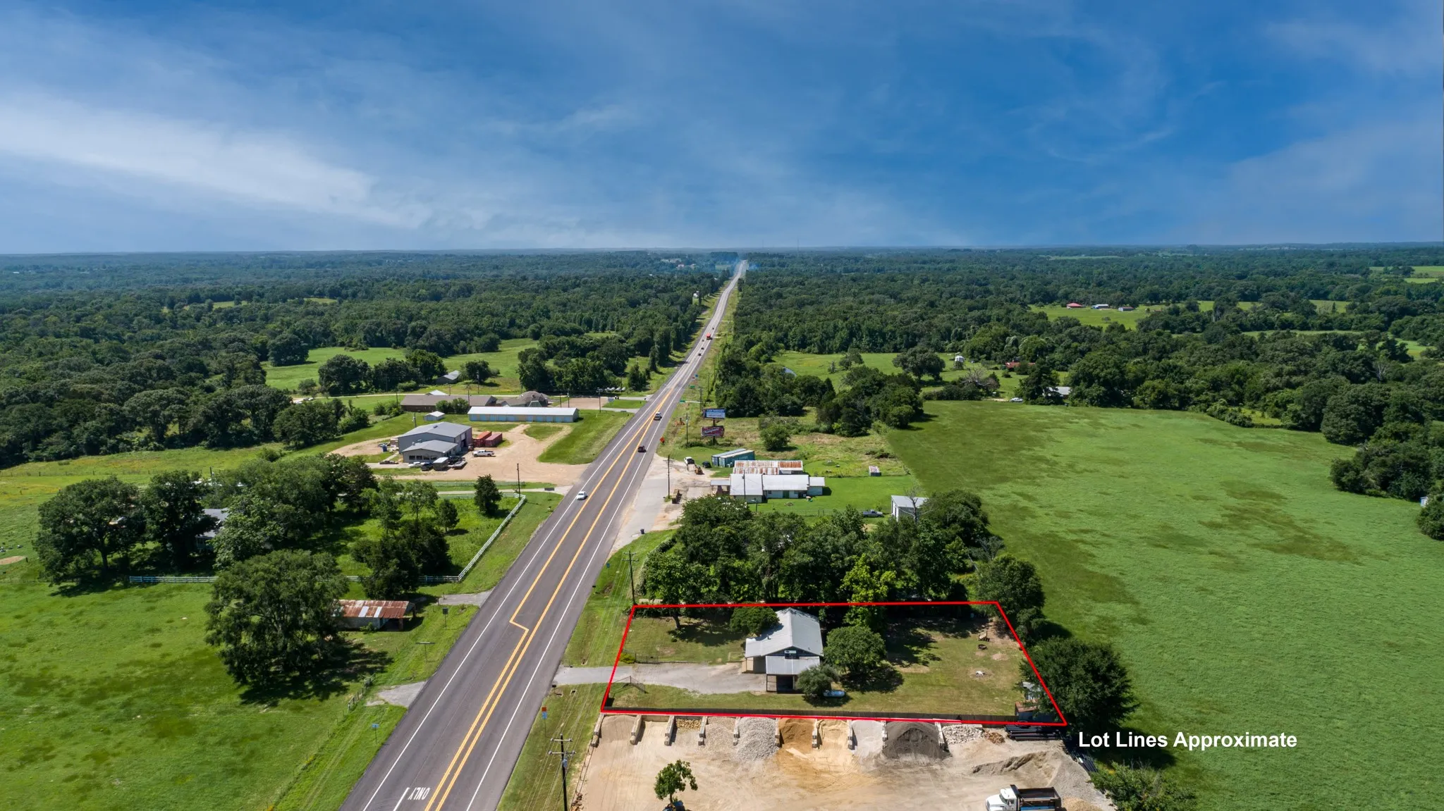 Single Family Residence For Sale in Van Zandt County , 29080 State Highway 19 N, Athens, Texas 75752, 3 Bedrooms, 1 Bathroom, Garage spaces, 1,216 Sqft, built in 1963, Preowned, Price $227,400, mls#20973718, Real Estate Agent in Athens, Homes For Sale in Van Zandt county, Homes For Sale in Athens, Realtor in Athens Texas, Real Estate Brokerage Independent Realty Texas, Luminita Cordes Realtor