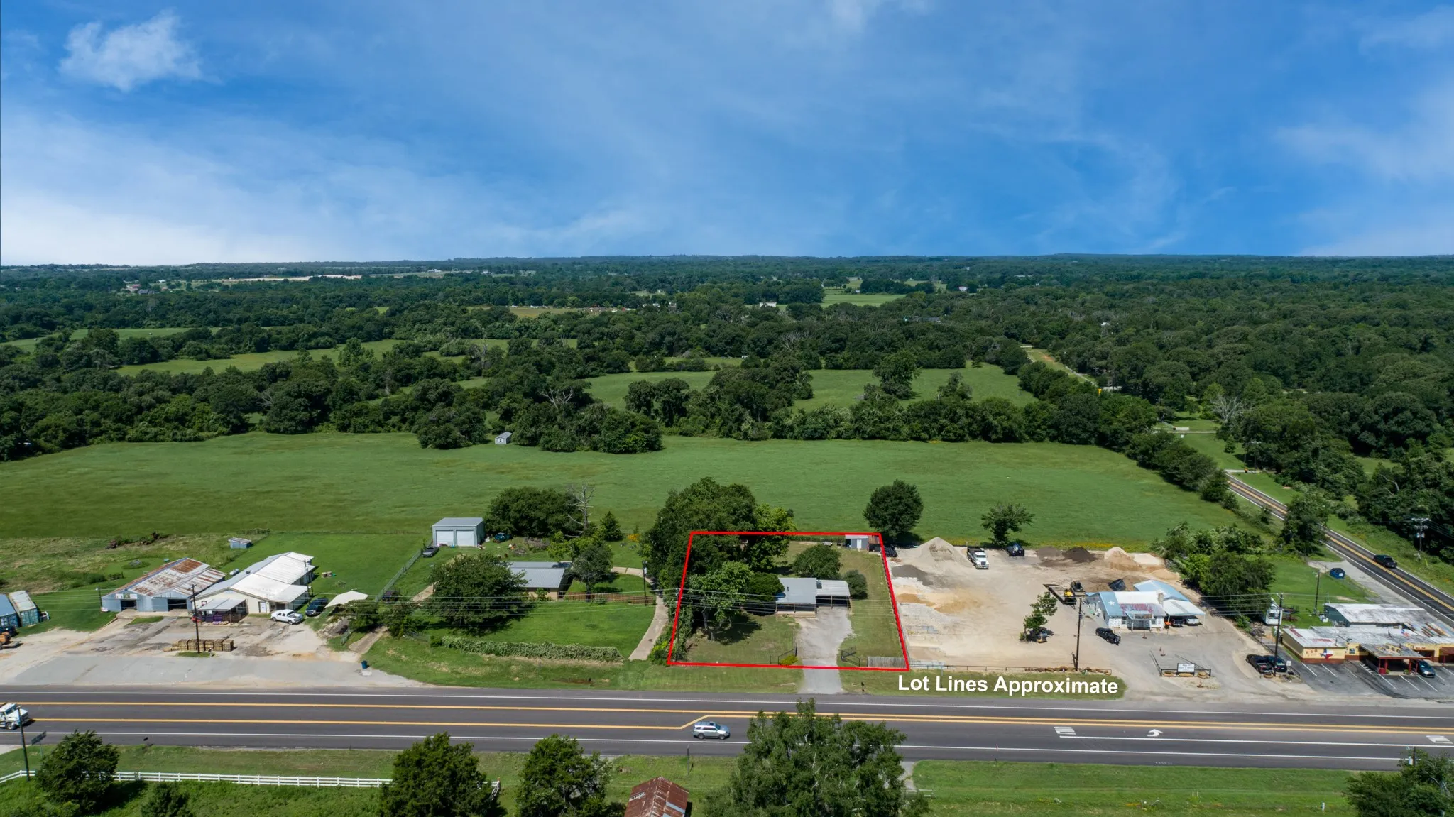 Single Family Residence For Sale in Van Zandt County , 29080 State Highway 19 N, Athens, Texas 75752, 3 Bedrooms, 1 Bathroom, Garage spaces, 1,216 Sqft, built in 1963, Preowned, Price $227,400, mls#20973718, Real Estate Agent in Athens, Homes For Sale in Van Zandt county, Homes For Sale in Athens, Realtor in Athens Texas, Real Estate Brokerage Independent Realty Texas, Luminita Cordes Realtor