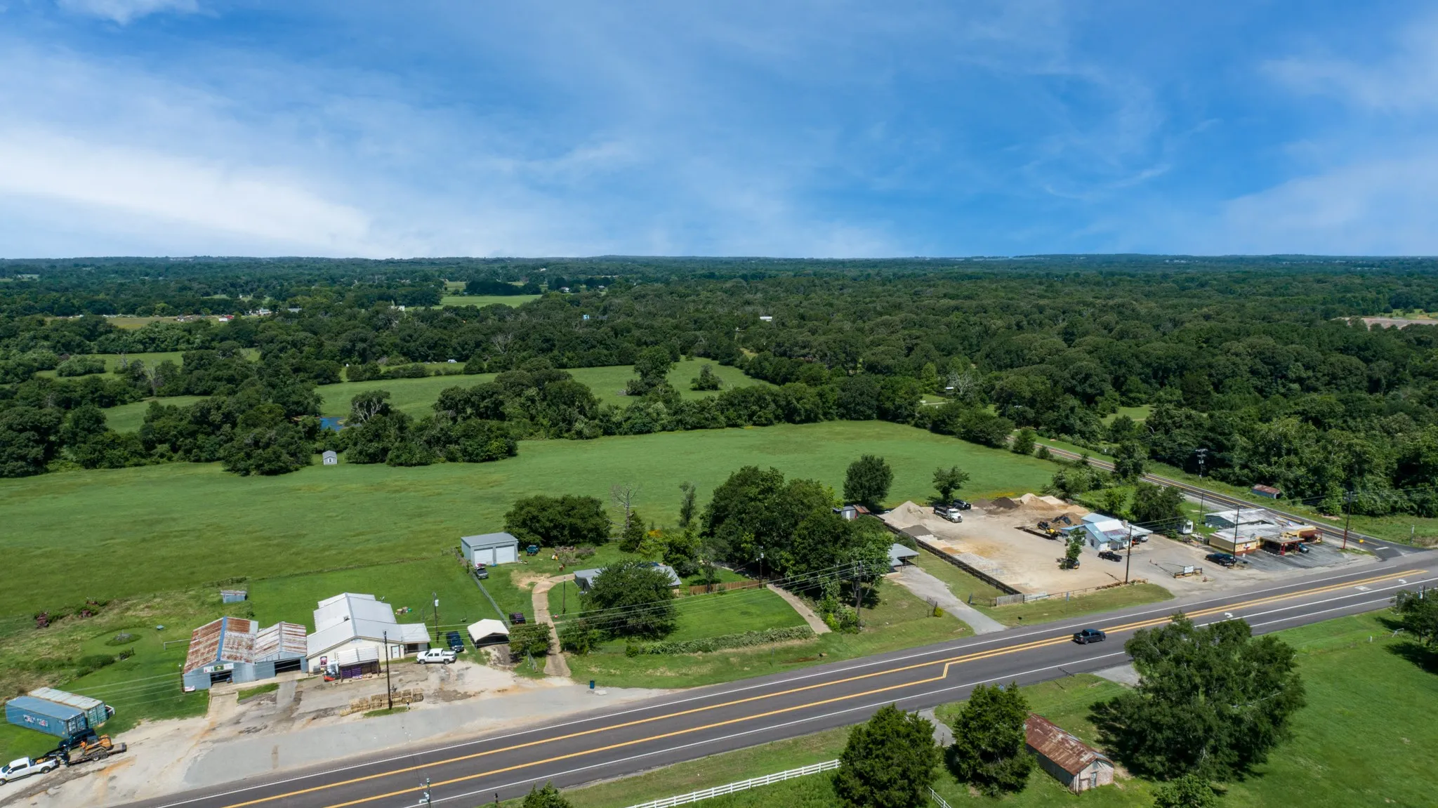 Single Family Residence For Sale in Van Zandt County , 29080 State Highway 19 N, Athens, Texas 75752, 3 Bedrooms, 1 Bathroom, Garage spaces, 1,216 Sqft, built in 1963, Preowned, Price $227,400, mls#20973718, Real Estate Agent in Athens, Homes For Sale in Van Zandt county, Homes For Sale in Athens, Realtor in Athens Texas, Real Estate Brokerage Independent Realty Texas, Luminita Cordes Realtor