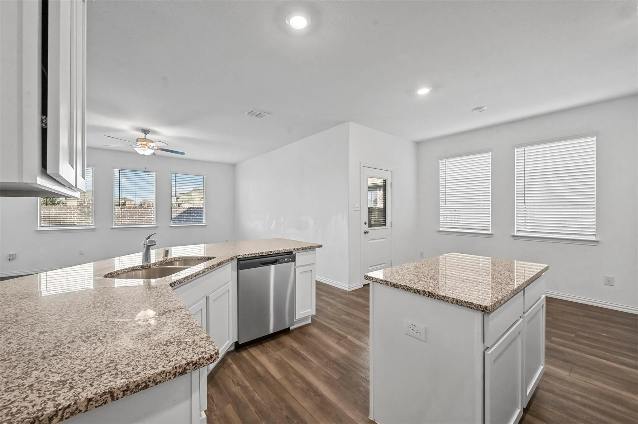 Single Family Residence For Sale in Denton County , 5025 Salinger Drive, Celina, Texas 76227, 4 Bedroom, 2 Bathroom, 2 Garage spaces, 2,009 Sqft, built in 2021, mls#20974082, Real Estate Agent in Celina, Homes For Sale in Denton county, Homes For Sale in Celina, Realtor in Celina Texas, Real Estate Brokerage Independent Realty Texas, Luminita Cordes Realtor