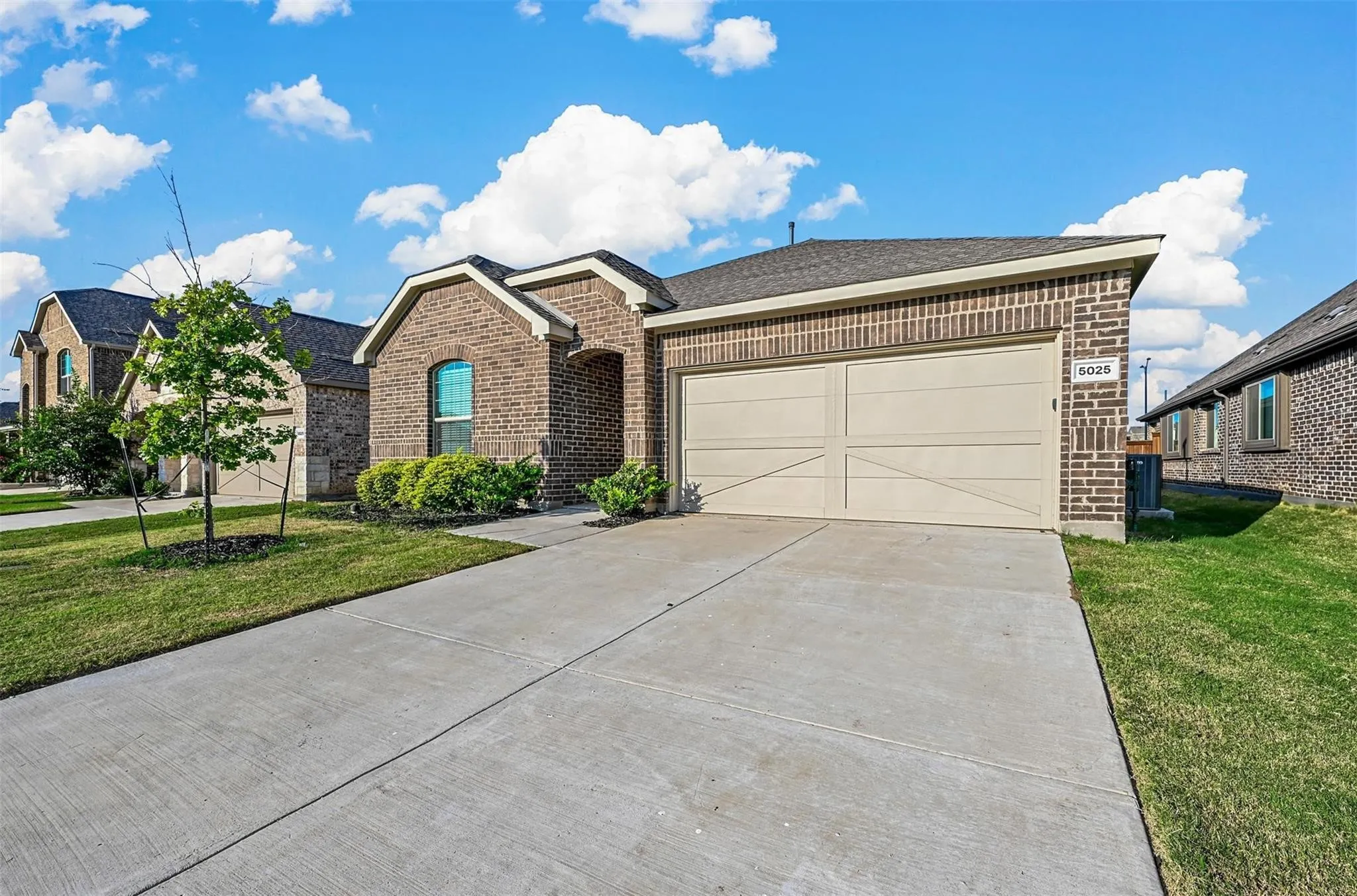 Single Family Residence For Sale in Denton County , 5025 Salinger Drive, Celina, Texas 76227, 4 Bedroom, 2 Bathroom, 2 Garage spaces, 2,009 Sqft, built in 2021, mls#20974082, Real Estate Agent in Celina, Homes For Sale in Denton county, Homes For Sale in Celina, Realtor in Celina Texas, Real Estate Brokerage Independent Realty Texas, Luminita Cordes Realtor