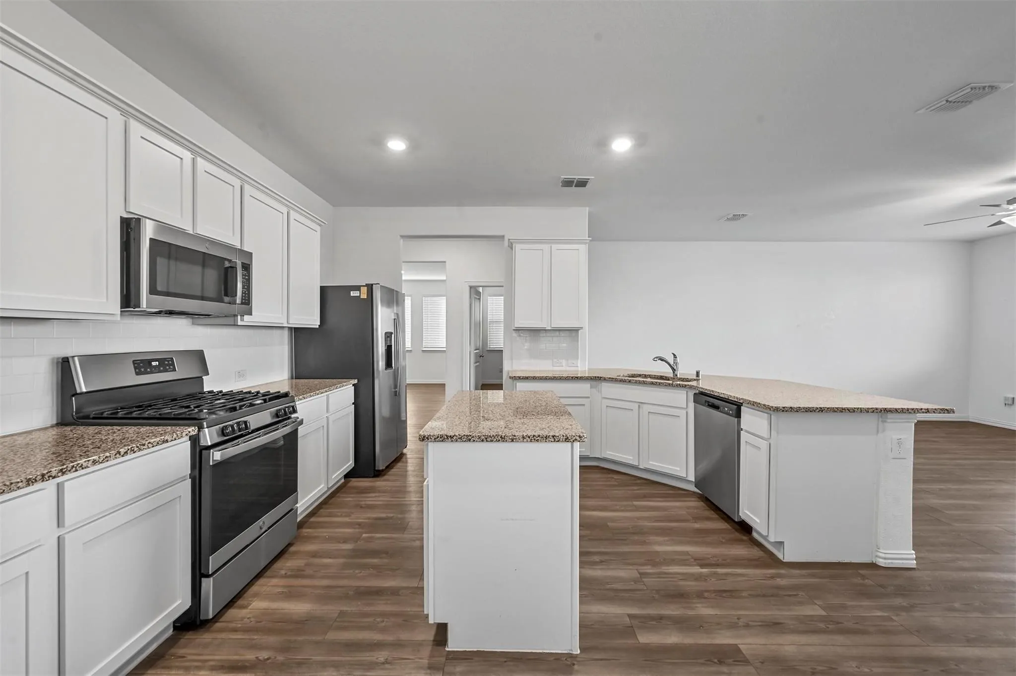 Single Family Residence For Sale in Denton County , 5025 Salinger Drive, Celina, Texas 76227, 4 Bedroom, 2 Bathroom, 2 Garage spaces, 2,009 Sqft, built in 2021, mls#20974082, Real Estate Agent in Celina, Homes For Sale in Denton county, Homes For Sale in Celina, Realtor in Celina Texas, Real Estate Brokerage Independent Realty Texas, Luminita Cordes Realtor
