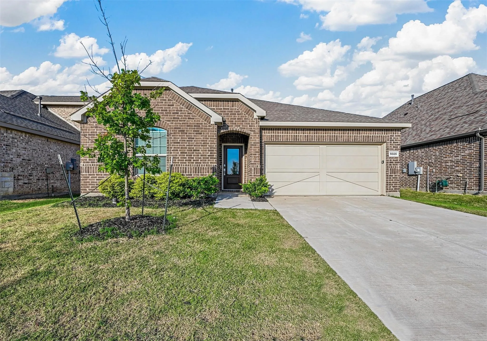 Single Family Residence For Sale in Denton County , 5025 Salinger Drive, Celina, Texas 76227, 4 Bedroom, 2 Bathroom, 2 Garage spaces, 2,009 Sqft, built in 2021, mls#20974082, Real Estate Agent in Celina, Homes For Sale in Denton county, Homes For Sale in Celina, Realtor in Celina Texas, Real Estate Brokerage Independent Realty Texas, Luminita Cordes Realtor