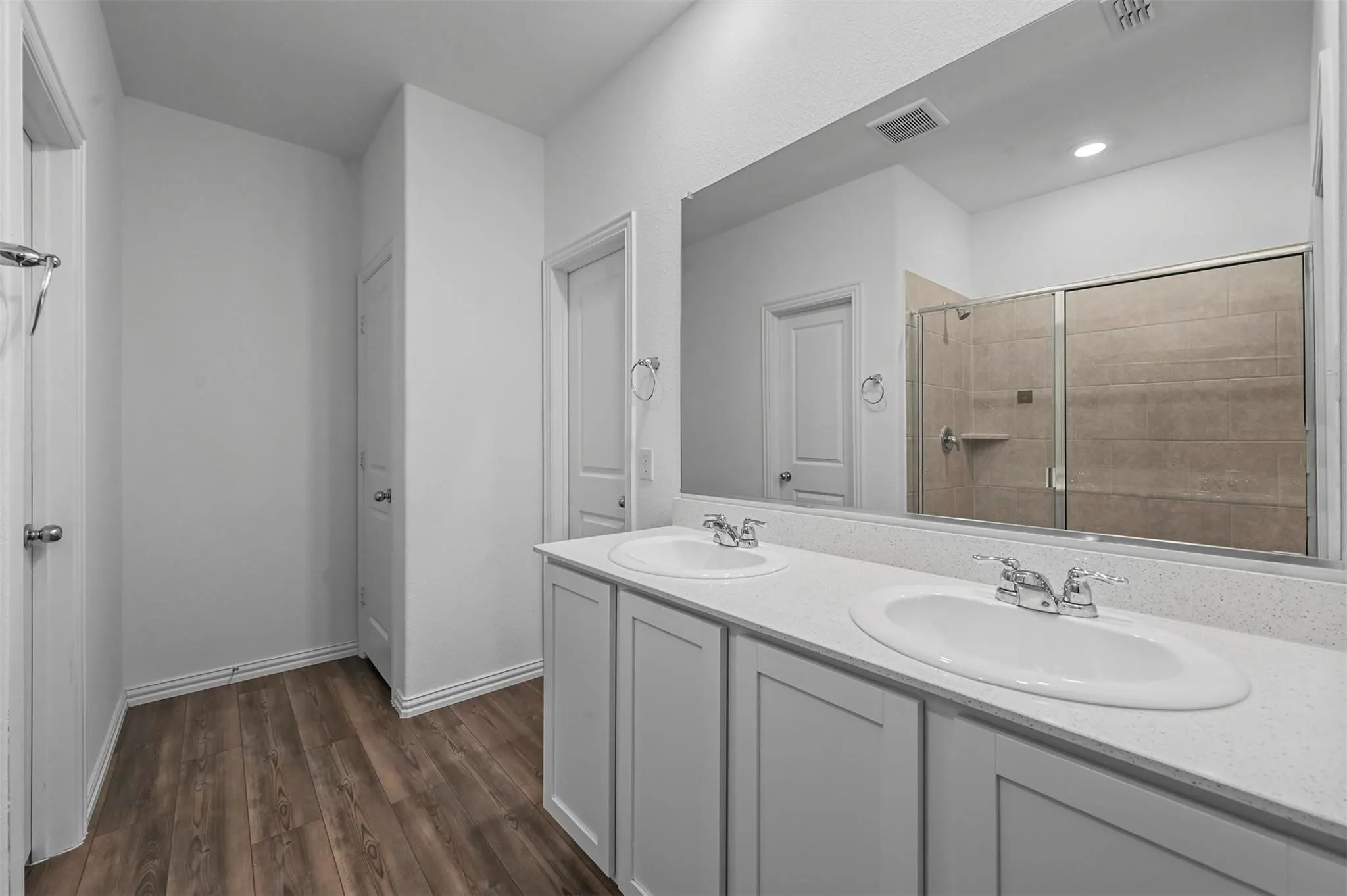 Single Family Residence For Sale in Denton County , 5025 Salinger Drive, Celina, Texas 76227, 4 Bedroom, 2 Bathroom, 2 Garage spaces, 2,009 Sqft, built in 2021, mls#20974082, Real Estate Agent in Celina, Homes For Sale in Denton county, Homes For Sale in Celina, Realtor in Celina Texas, Real Estate Brokerage Independent Realty Texas, Luminita Cordes Realtor