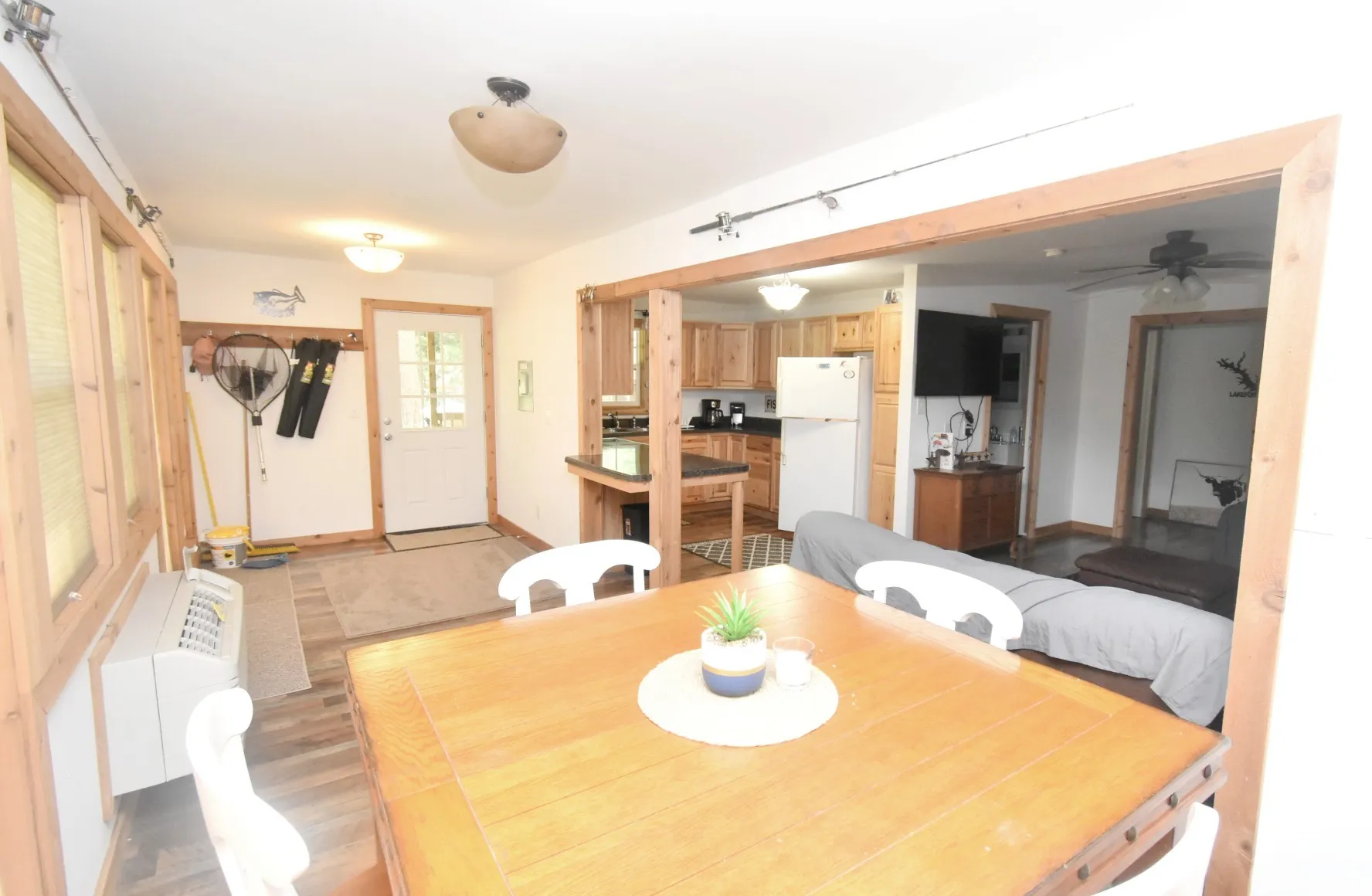 Single Family Residence For Sale in Wood County , 1611 County Road 1858, Yantis, Texas 75497, 2 Bedrooms, 1 Bathroom, Garage spaces, 580 Sqft, built in 0, Preowned, Price $139,900, mls#20972976, Real Estate Agent in Yantis, Homes For Sale in Wood county, Homes For Sale in Yantis, Realtor in Yantis Texas, Real Estate Brokerage Independent Realty Texas, Luminita Cordes Realtor