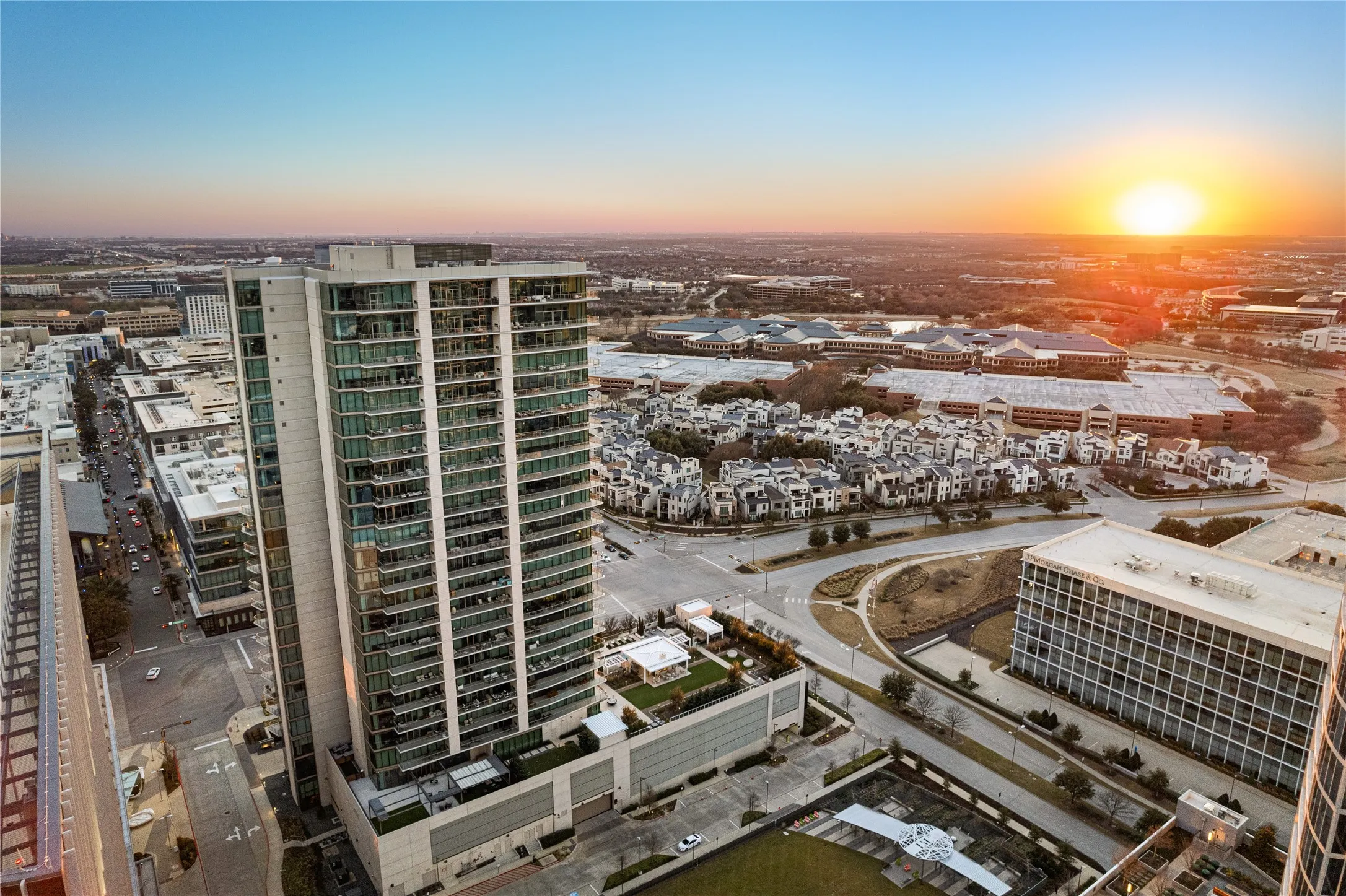 Condominium For Sale in Collin County , 7901 Windrose Avenue 1403, Plano, Texas 75024, 2 Bedroom, 3 Bathroom, 2 Garage spaces, 1,834 Sqft, built in 2019, Preowned, mls#20974805, Real Estate Agent in Plano, Homes For Sale in Collin county, Homes For Sale in Plano, Realtor in Plano Texas, Real Estate Brokerage Independent Realty Texas, Luminita Cordes Realtor