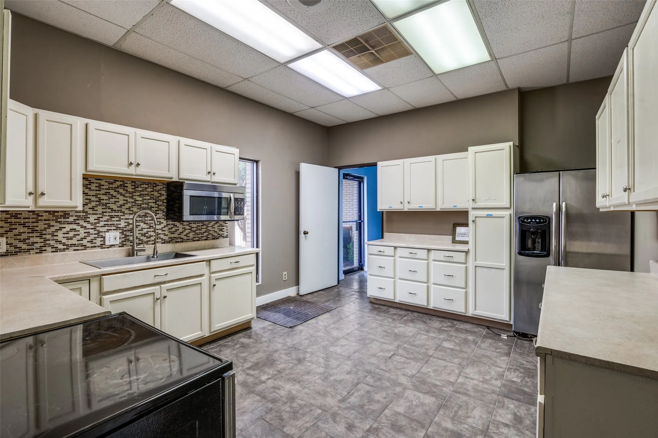 Office For Sale in Denton County , 2345 State Highway 121, Lewisville, Texas 75056, 0, 0, Garage spaces, 0 Sqft, built in 1987, mls#20972252, Real Estate Agent in Lewisville, Homes For Sale in Denton county, Homes For Sale in Lewisville, Realtor in Lewisville Texas, Real Estate Brokerage Independent Realty Texas, Luminita Cordes Realtor