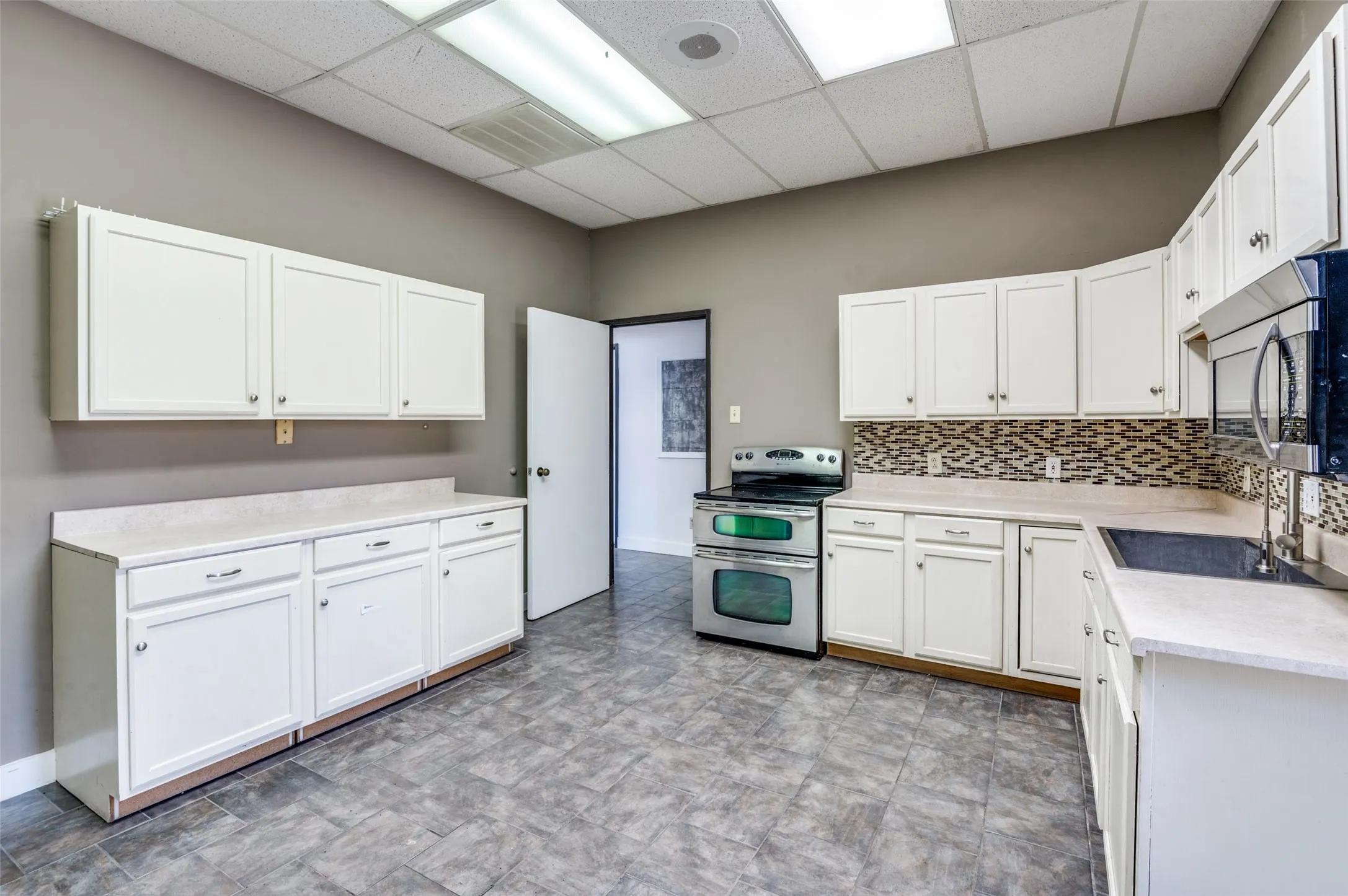 Office For Sale in Denton County , 2345 State Highway 121, Lewisville, Texas 75056, 0, 0, Garage spaces, 0 Sqft, built in 1987, mls#20972252, Real Estate Agent in Lewisville, Homes For Sale in Denton county, Homes For Sale in Lewisville, Realtor in Lewisville Texas, Real Estate Brokerage Independent Realty Texas, Luminita Cordes Realtor