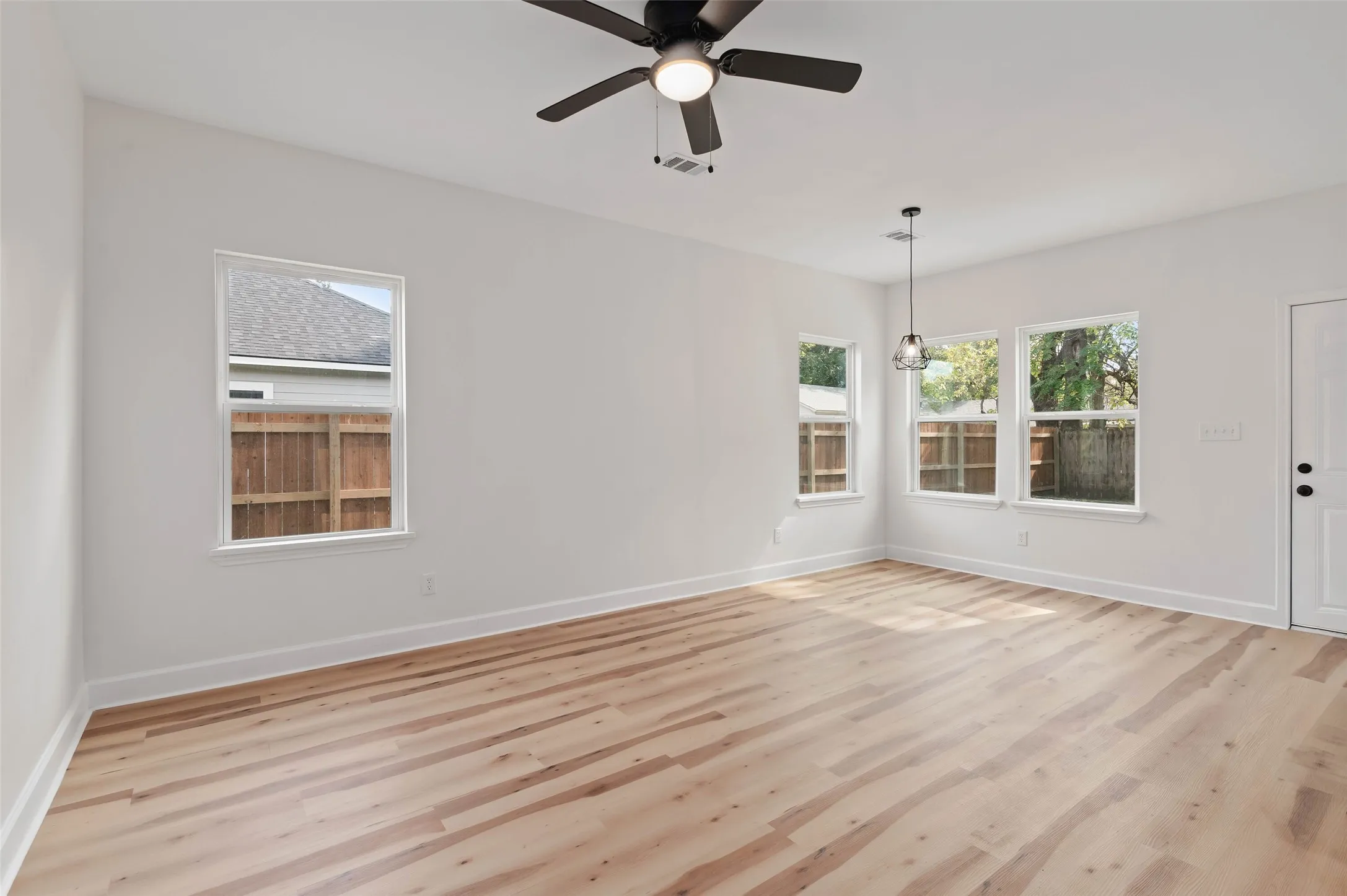 Single Family Residence For Sale in Cooke County , 1520 Harris Street, Gainesville, Texas 76240, 3 Bedrooms, 2 Bathrooms, 2 Garage spaces, 1,664 Sqft, built in 2025, New Construction - Complete, Price $287,500, mls#20975816, Real Estate Agent in Gainesville, Homes For Sale in Cooke county, Homes For Sale in Gainesville, Realtor in Gainesville Texas, Real Estate Brokerage Independent Realty Texas, Luminita Cordes Realtor