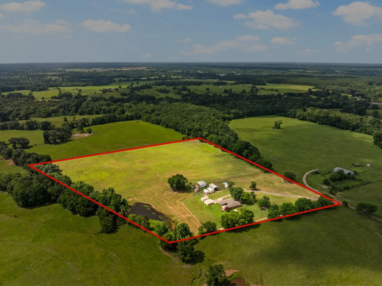 Farm For Sale in Camp County , 468 CR 4211, Pittsburg, Texas 75686, 3 Bedrooms, 2 Bathrooms, Garage spaces, 1,649 Sqft, built in 1965, Price $699,900, mls#20975830, Real Estate Agent in Pittsburg, Homes For Sale in Camp county, Homes For Sale in Pittsburg, Realtor in Pittsburg Texas, Real Estate Brokerage Independent Realty Texas, Luminita Cordes Realtor