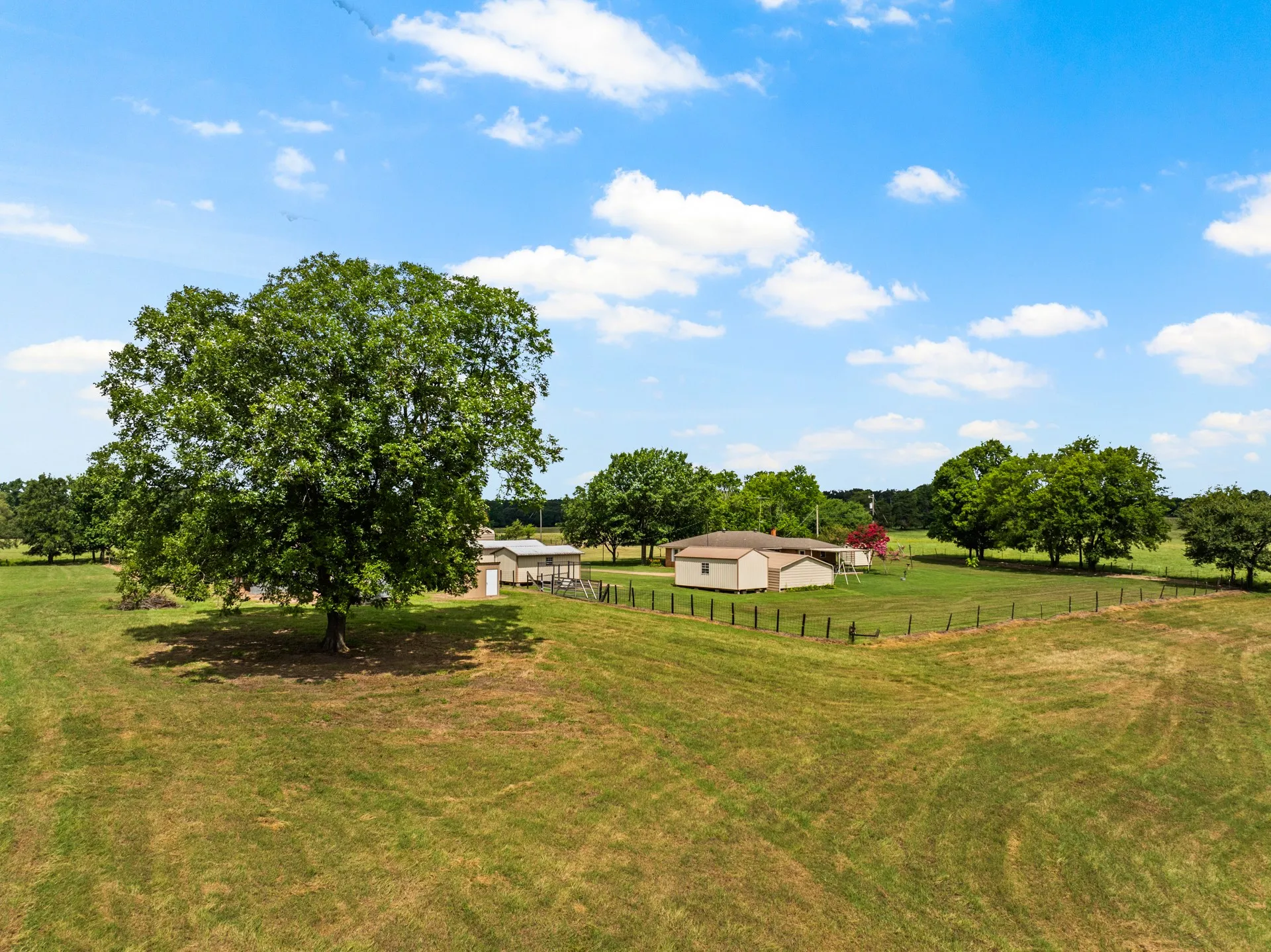 Farm For Sale in Camp County , 468 CR 4211, Pittsburg, Texas 75686, 3 Bedrooms, 2 Bathrooms, Garage spaces, 1,649 Sqft, built in 1965, Price $699,900, mls#20975830, Real Estate Agent in Pittsburg, Homes For Sale in Camp county, Homes For Sale in Pittsburg, Realtor in Pittsburg Texas, Real Estate Brokerage Independent Realty Texas, Luminita Cordes Realtor