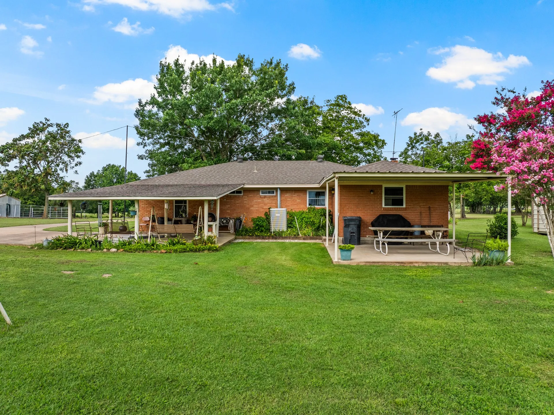 Farm For Sale in Camp County , 468 CR 4211, Pittsburg, Texas 75686, 3 Bedrooms, 2 Bathrooms, Garage spaces, 1,649 Sqft, built in 1965, Price $699,900, mls#20975830, Real Estate Agent in Pittsburg, Homes For Sale in Camp county, Homes For Sale in Pittsburg, Realtor in Pittsburg Texas, Real Estate Brokerage Independent Realty Texas, Luminita Cordes Realtor