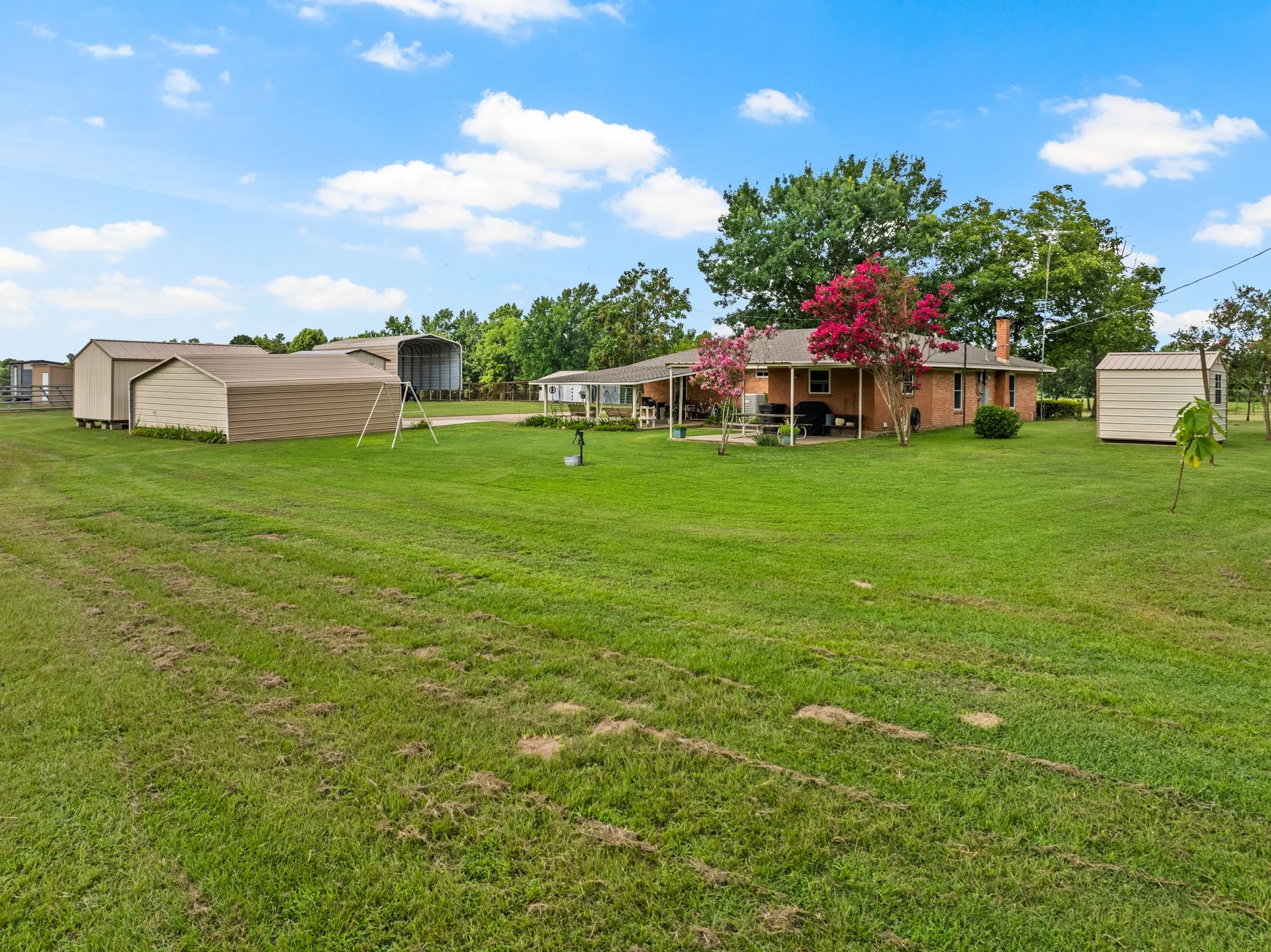 Farm For Sale in Camp County , 468 CR 4211, Pittsburg, Texas 75686, 3 Bedrooms, 2 Bathrooms, Garage spaces, 1,649 Sqft, built in 1965, Price $699,900, mls#20975830, Real Estate Agent in Pittsburg, Homes For Sale in Camp county, Homes For Sale in Pittsburg, Realtor in Pittsburg Texas, Real Estate Brokerage Independent Realty Texas, Luminita Cordes Realtor