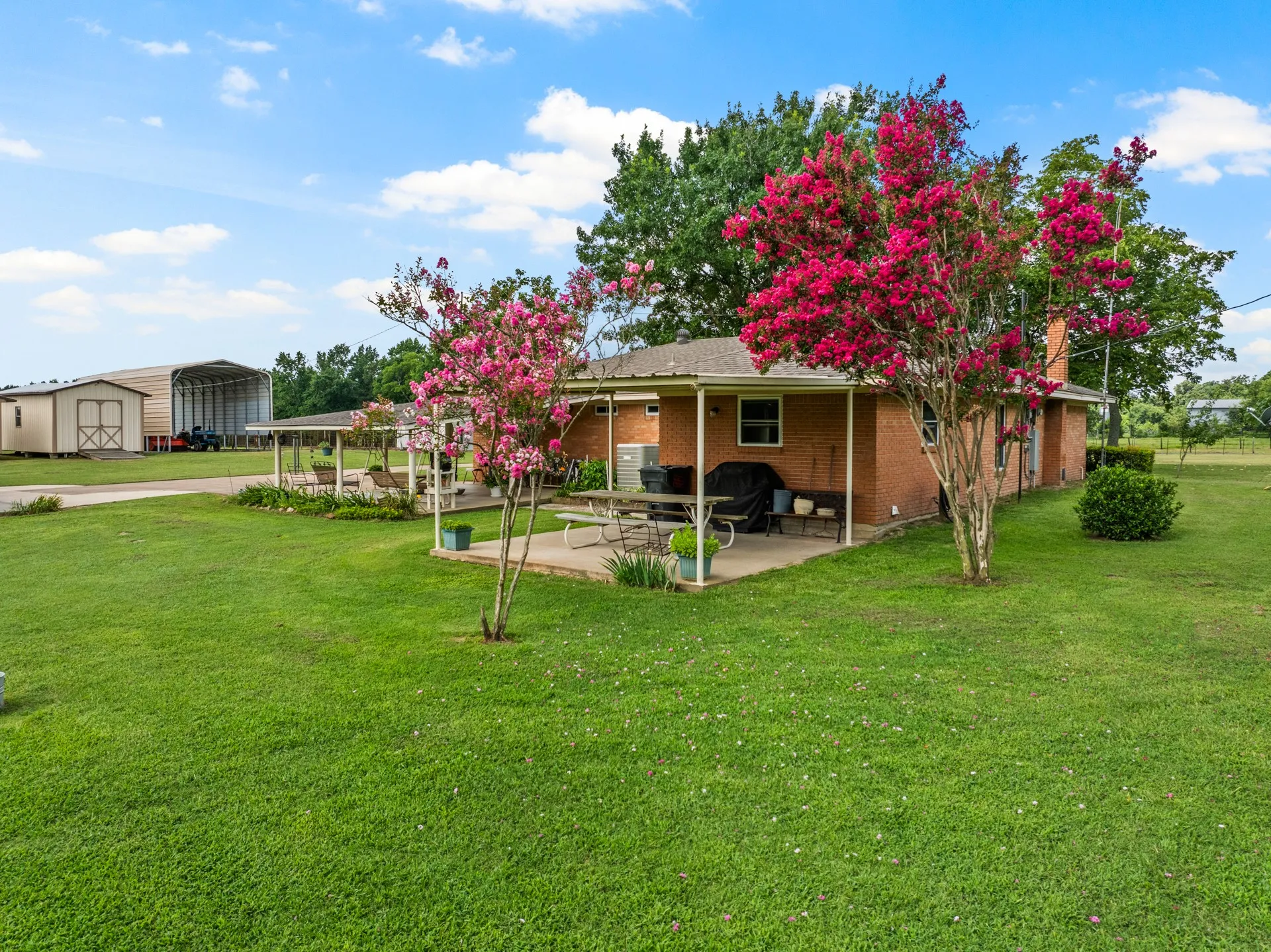 Farm For Sale in Camp County , 468 CR 4211, Pittsburg, Texas 75686, 3 Bedrooms, 2 Bathrooms, Garage spaces, 1,649 Sqft, built in 1965, Price $699,900, mls#20975830, Real Estate Agent in Pittsburg, Homes For Sale in Camp county, Homes For Sale in Pittsburg, Realtor in Pittsburg Texas, Real Estate Brokerage Independent Realty Texas, Luminita Cordes Realtor