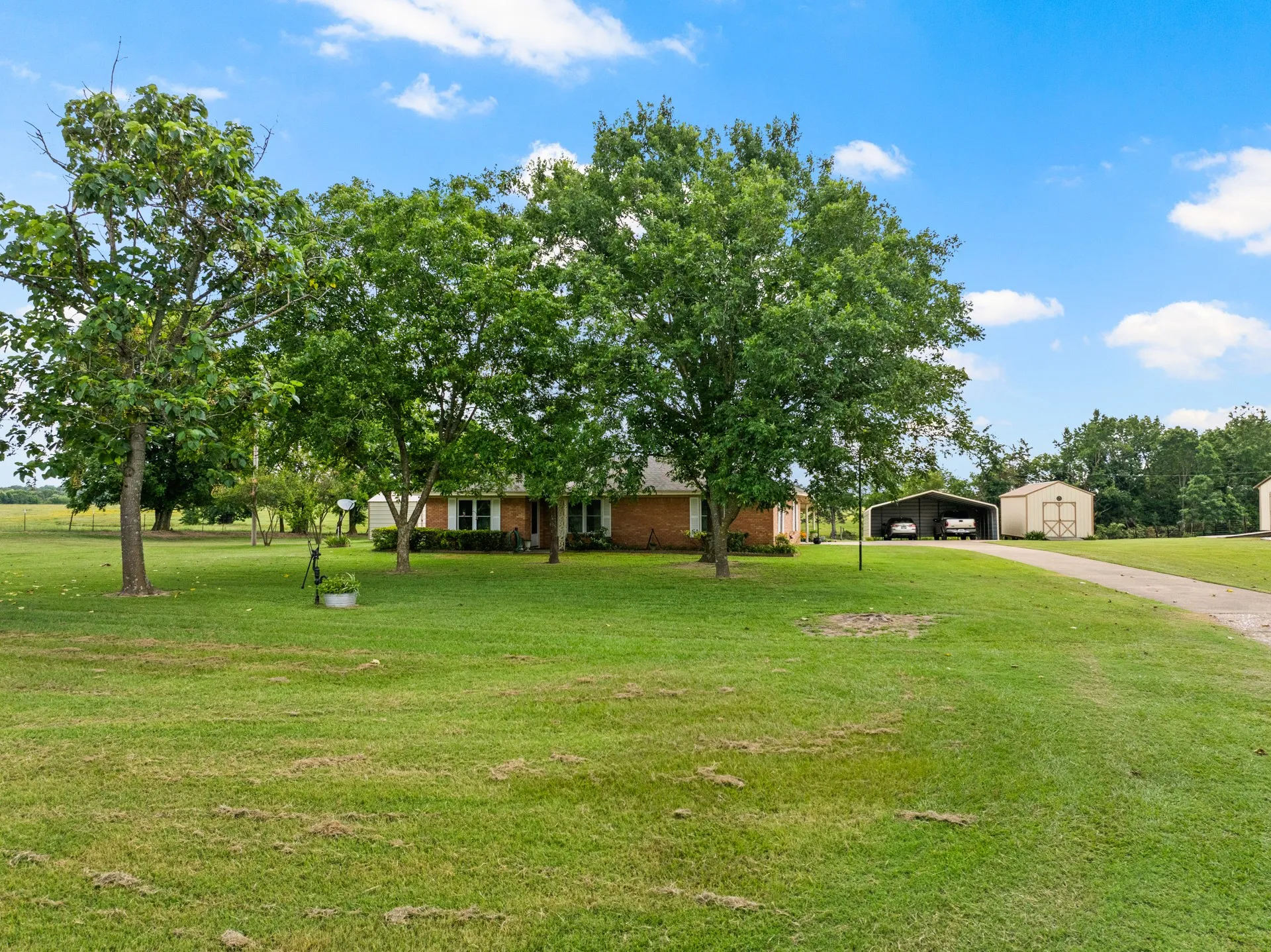 Farm For Sale in Camp County , 468 CR 4211, Pittsburg, Texas 75686, 3 Bedrooms, 2 Bathrooms, Garage spaces, 1,649 Sqft, built in 1965, Price $699,900, mls#20975830, Real Estate Agent in Pittsburg, Homes For Sale in Camp county, Homes For Sale in Pittsburg, Realtor in Pittsburg Texas, Real Estate Brokerage Independent Realty Texas, Luminita Cordes Realtor