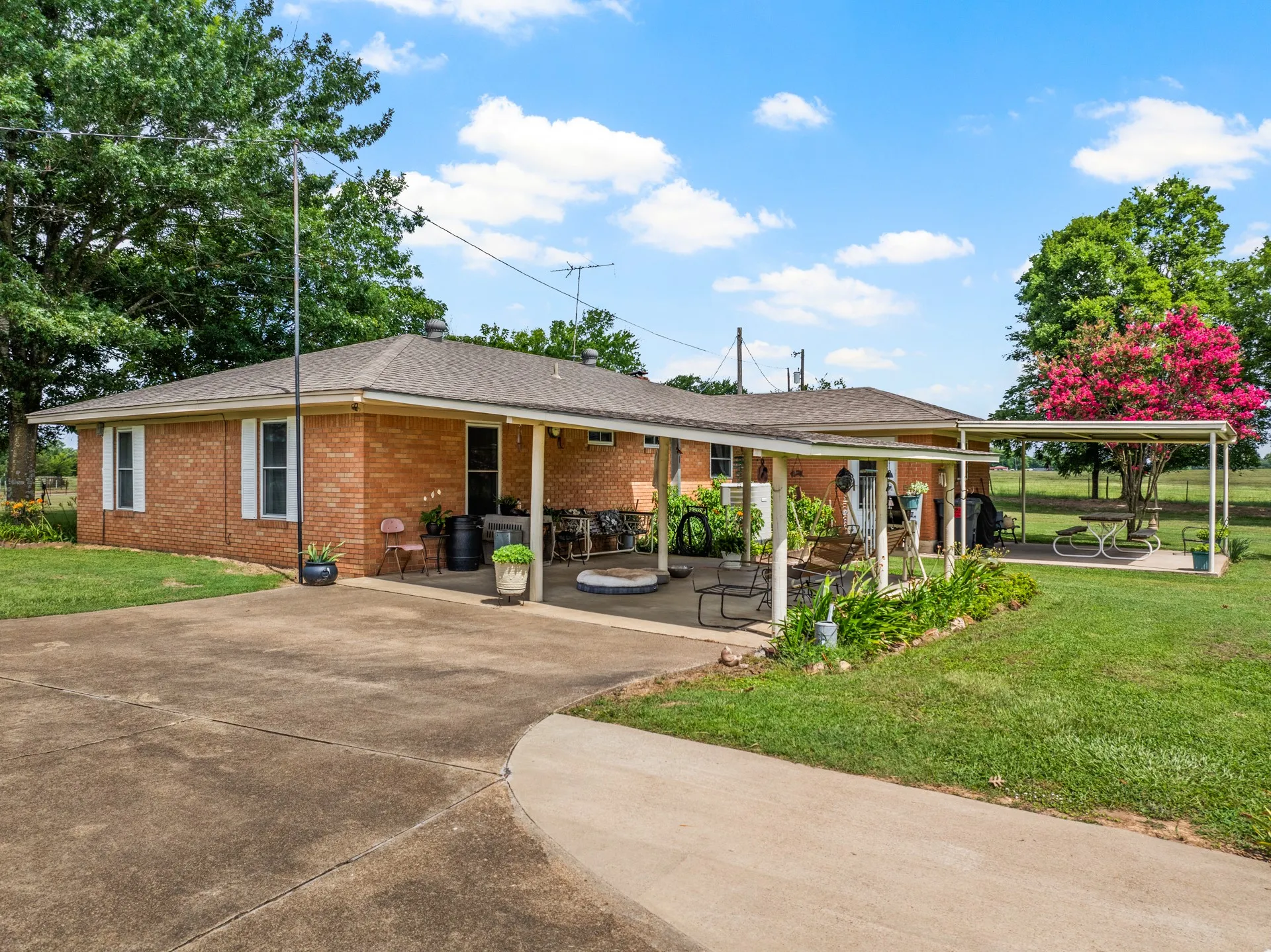 Farm For Sale in Camp County , 468 CR 4211, Pittsburg, Texas 75686, 3 Bedrooms, 2 Bathrooms, Garage spaces, 1,649 Sqft, built in 1965, Price $699,900, mls#20975830, Real Estate Agent in Pittsburg, Homes For Sale in Camp county, Homes For Sale in Pittsburg, Realtor in Pittsburg Texas, Real Estate Brokerage Independent Realty Texas, Luminita Cordes Realtor
