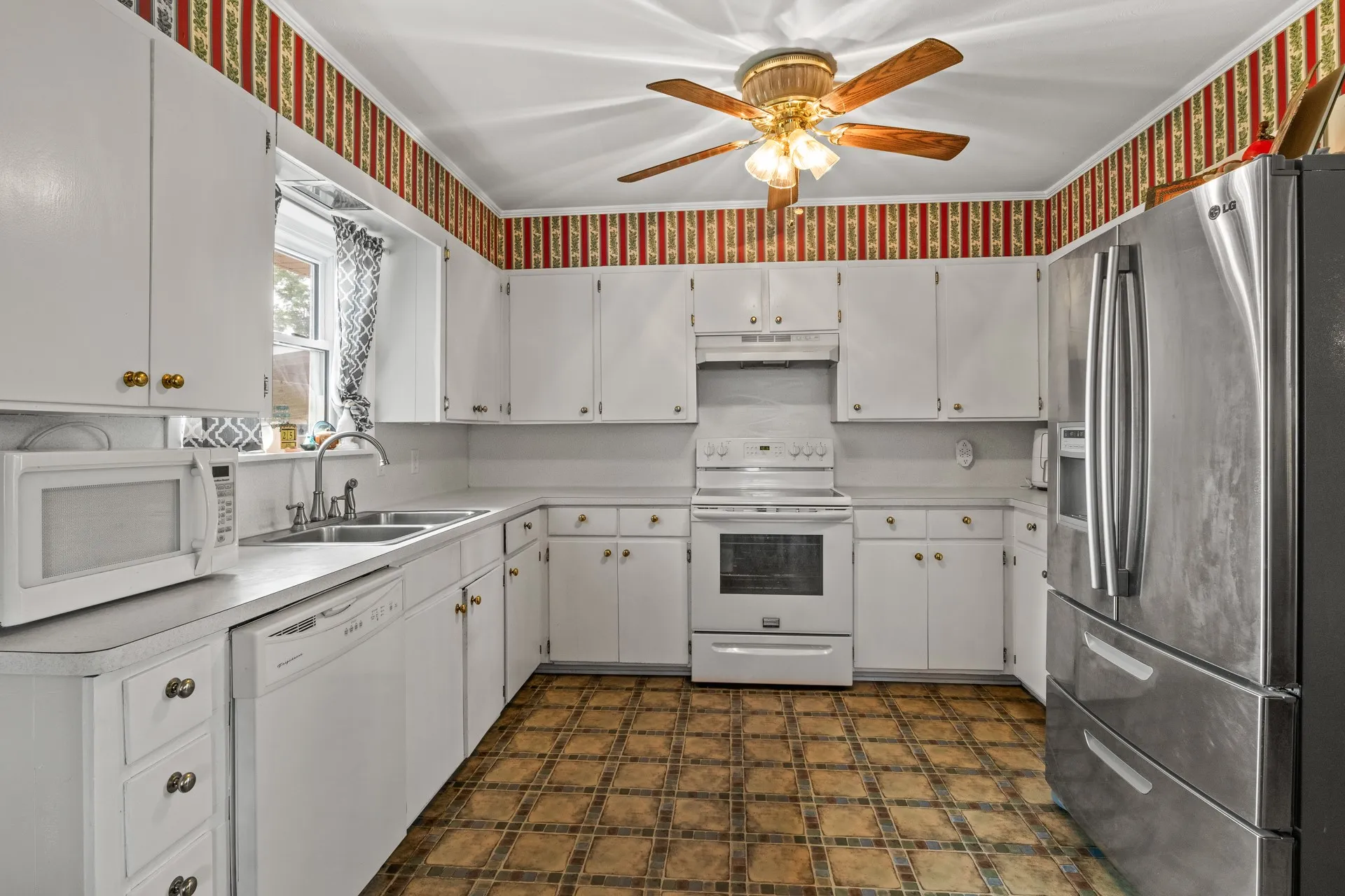 Farm For Sale in Camp County , 468 CR 4211, Pittsburg, Texas 75686, 3 Bedrooms, 2 Bathrooms, Garage spaces, 1,649 Sqft, built in 1965, Price $699,900, mls#20975830, Real Estate Agent in Pittsburg, Homes For Sale in Camp county, Homes For Sale in Pittsburg, Realtor in Pittsburg Texas, Real Estate Brokerage Independent Realty Texas, Luminita Cordes Realtor