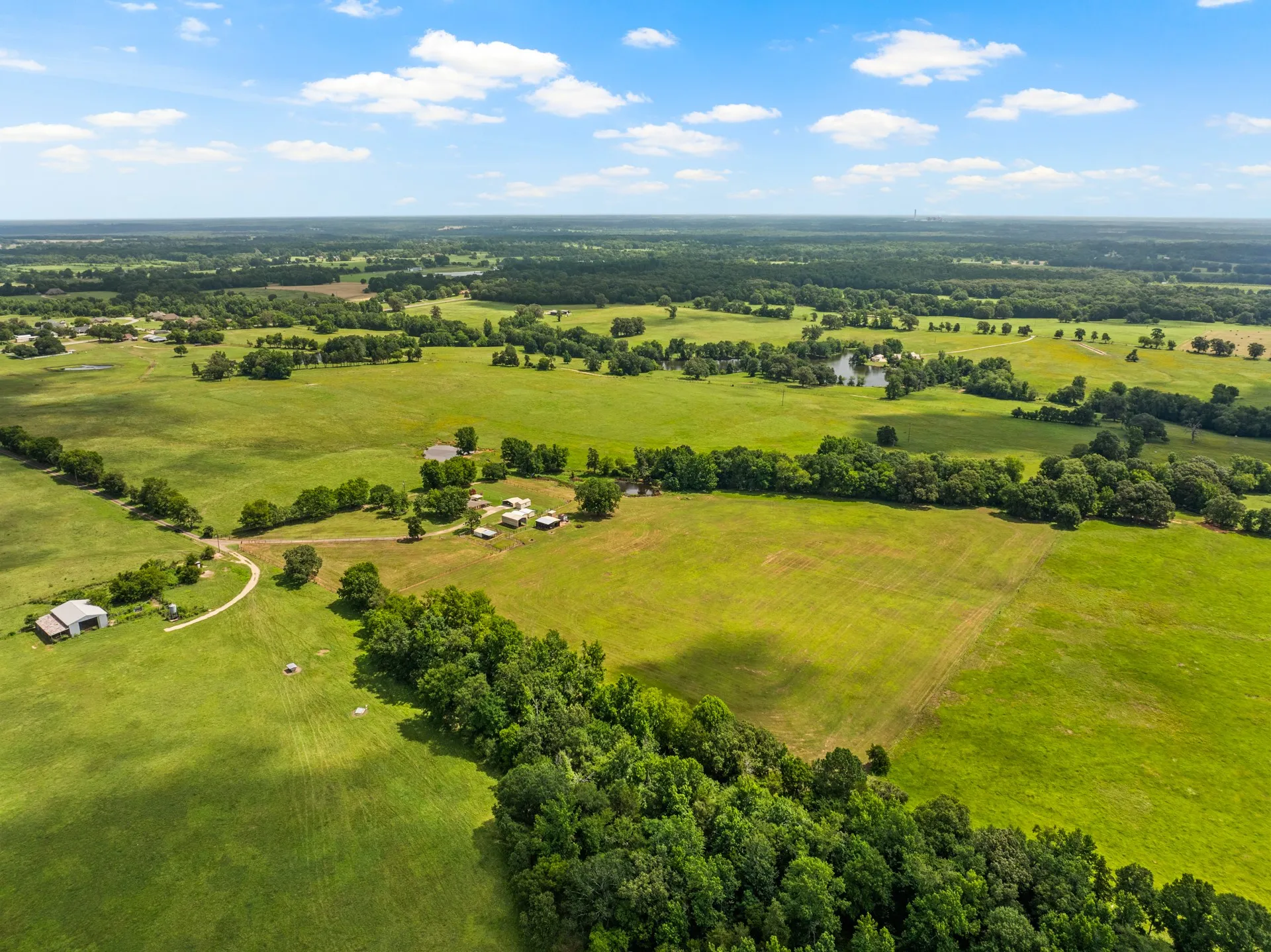 Farm For Sale in Camp County , 468 CR 4211, Pittsburg, Texas 75686, 3 Bedrooms, 2 Bathrooms, Garage spaces, 1,649 Sqft, built in 1965, Price $699,900, mls#20975830, Real Estate Agent in Pittsburg, Homes For Sale in Camp county, Homes For Sale in Pittsburg, Realtor in Pittsburg Texas, Real Estate Brokerage Independent Realty Texas, Luminita Cordes Realtor