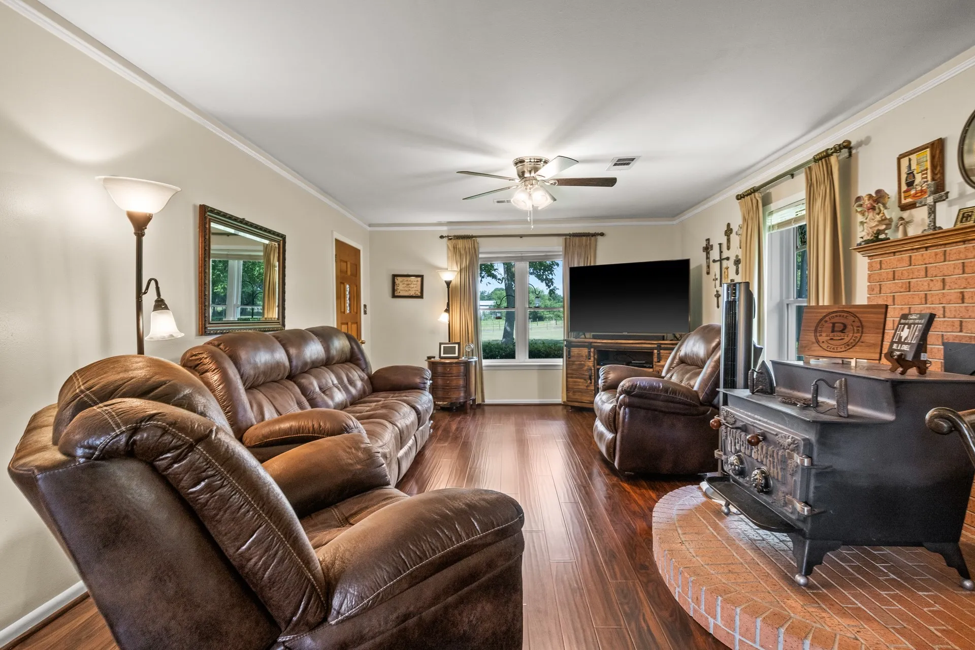 Farm For Sale in Camp County , 468 CR 4211, Pittsburg, Texas 75686, 3 Bedrooms, 2 Bathrooms, Garage spaces, 1,649 Sqft, built in 1965, Price $699,900, mls#20975830, Real Estate Agent in Pittsburg, Homes For Sale in Camp county, Homes For Sale in Pittsburg, Realtor in Pittsburg Texas, Real Estate Brokerage Independent Realty Texas, Luminita Cordes Realtor