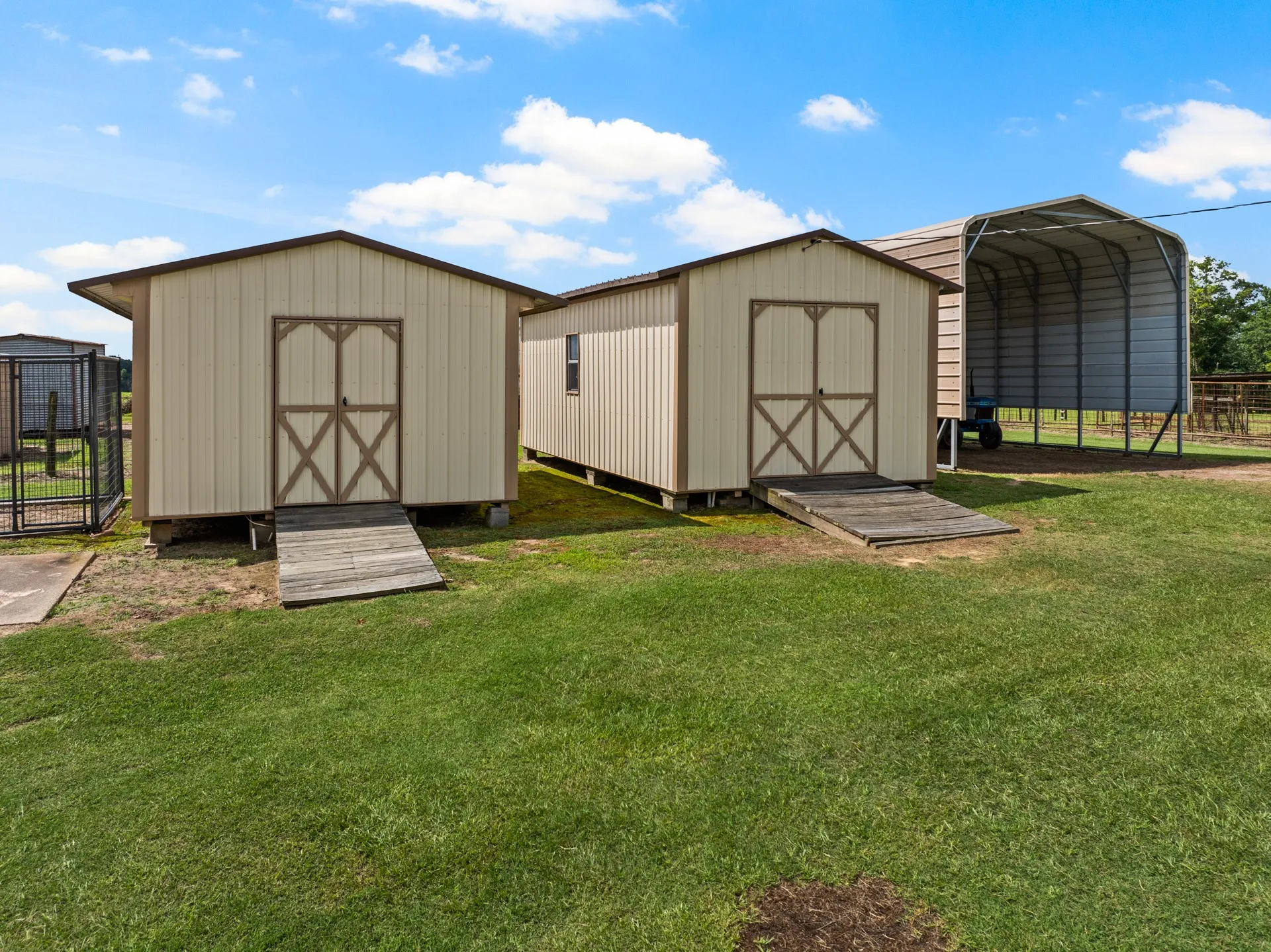 Farm For Sale in Camp County , 468 CR 4211, Pittsburg, Texas 75686, 3 Bedrooms, 2 Bathrooms, Garage spaces, 1,649 Sqft, built in 1965, Price $699,900, mls#20975830, Real Estate Agent in Pittsburg, Homes For Sale in Camp county, Homes For Sale in Pittsburg, Realtor in Pittsburg Texas, Real Estate Brokerage Independent Realty Texas, Luminita Cordes Realtor