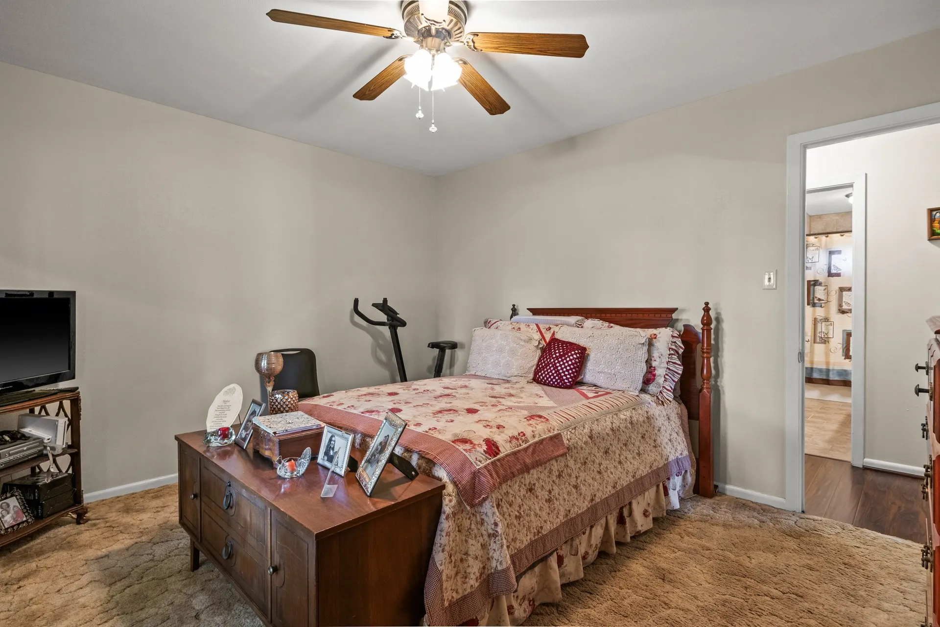 Farm For Sale in Camp County , 468 CR 4211, Pittsburg, Texas 75686, 3 Bedrooms, 2 Bathrooms, Garage spaces, 1,649 Sqft, built in 1965, Price $699,900, mls#20975830, Real Estate Agent in Pittsburg, Homes For Sale in Camp county, Homes For Sale in Pittsburg, Realtor in Pittsburg Texas, Real Estate Brokerage Independent Realty Texas, Luminita Cordes Realtor