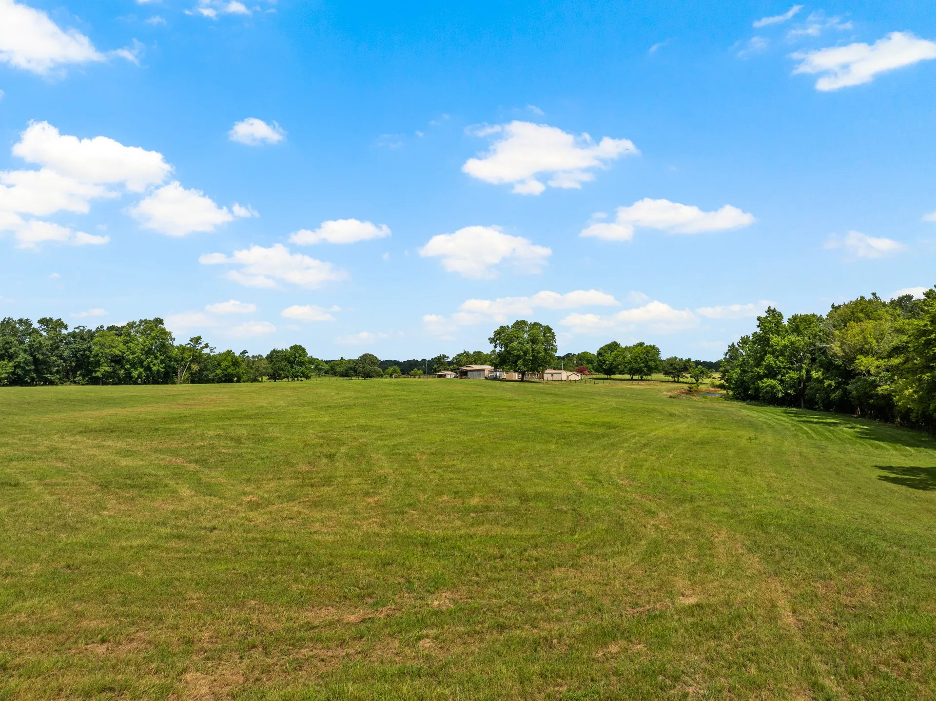 Farm For Sale in Camp County , 468 CR 4211, Pittsburg, Texas 75686, 3 Bedrooms, 2 Bathrooms, Garage spaces, 1,649 Sqft, built in 1965, Price $699,900, mls#20975830, Real Estate Agent in Pittsburg, Homes For Sale in Camp county, Homes For Sale in Pittsburg, Realtor in Pittsburg Texas, Real Estate Brokerage Independent Realty Texas, Luminita Cordes Realtor