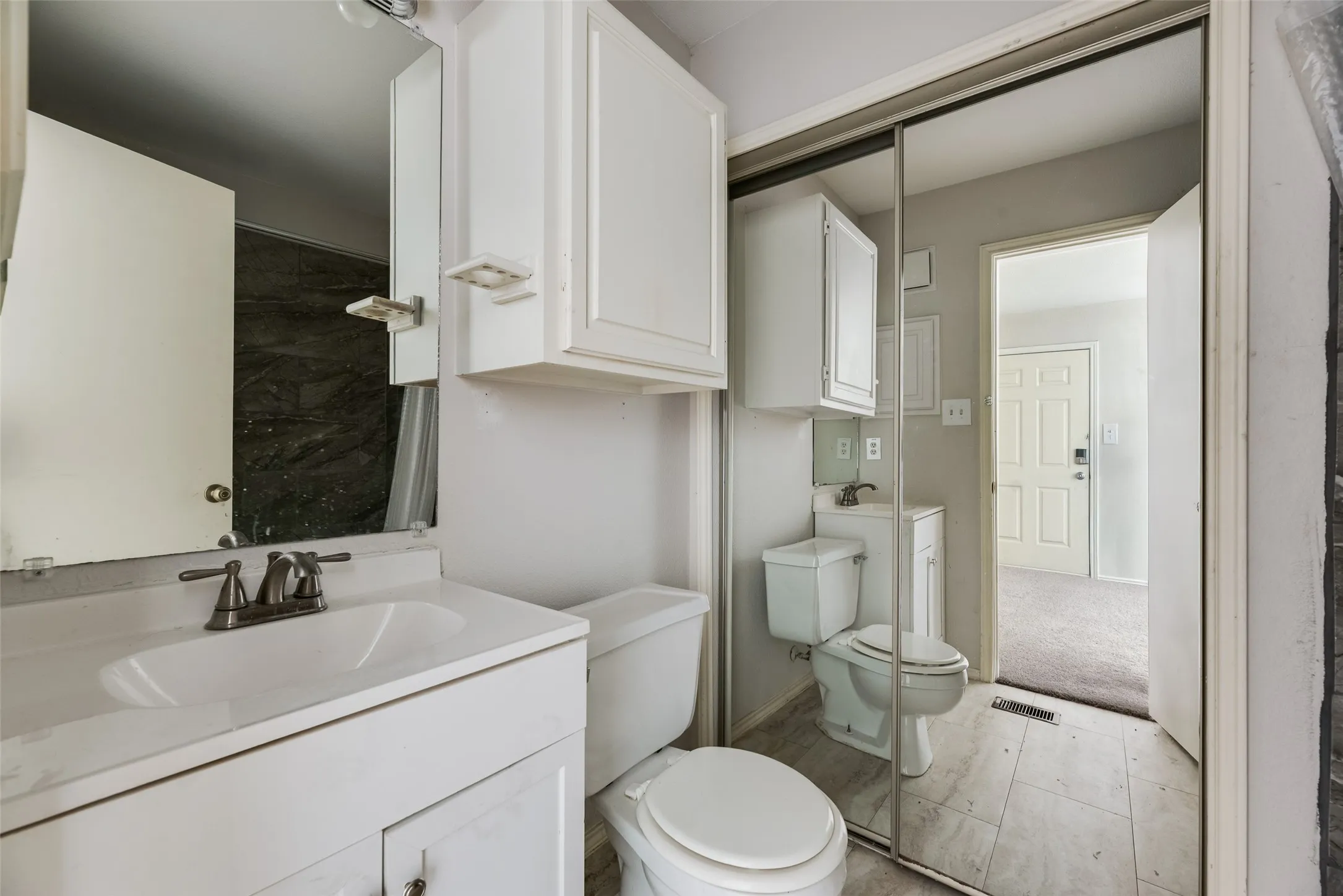 Condominium For Sale in Tarrant County , 1704 Baird Farm Circle 4209, Arlington, Texas 76006, 2 Bedroom, 2 Bathroom, Garage spaces, 1,028 Sqft, built in 1985, Preowned, mls#20976086, Real Estate Agent in Arlington, Homes For Sale in Tarrant county, Homes For Sale in Arlington, Realtor in Arlington Texas, Real Estate Brokerage Independent Realty Texas, Luminita Cordes Realtor