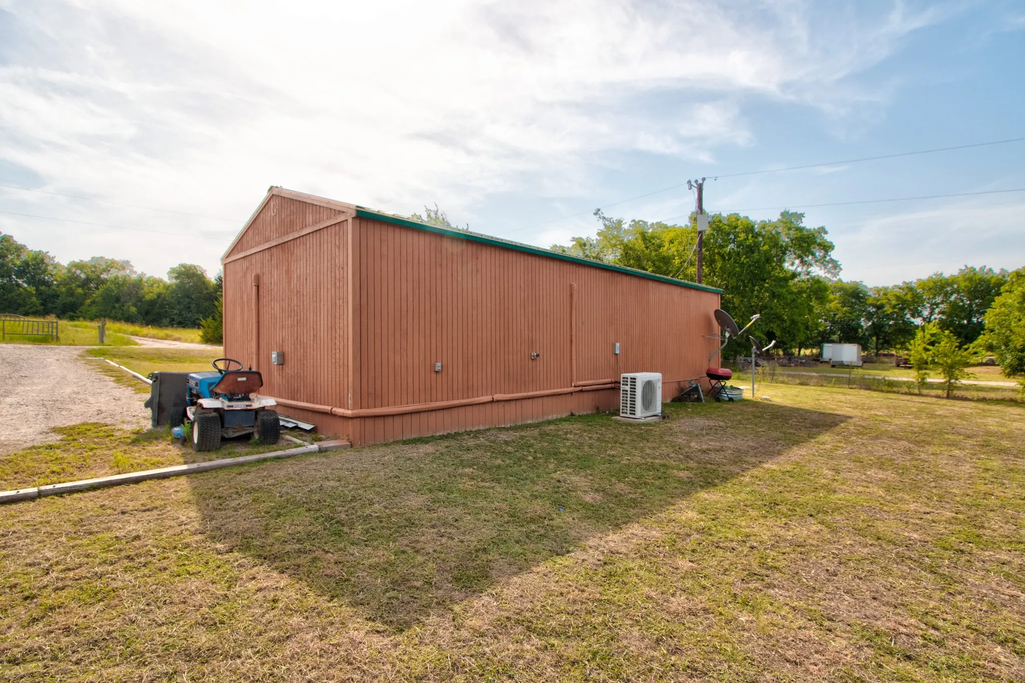 Mobile Home For Sale in Collin County , 7575 Honey Creek Road, Celina, Texas 75009, 3 Bedrooms, 2 Bathrooms, Garage spaces, 2,106 Sqft, built in 2011, Preowned, Price $482,000, mls#20970297, Real Estate Agent in Celina, Homes For Sale in Collin county, Homes For Sale in Celina, Realtor in Celina Texas, Real Estate Brokerage Independent Realty Texas, Luminita Cordes Realtor